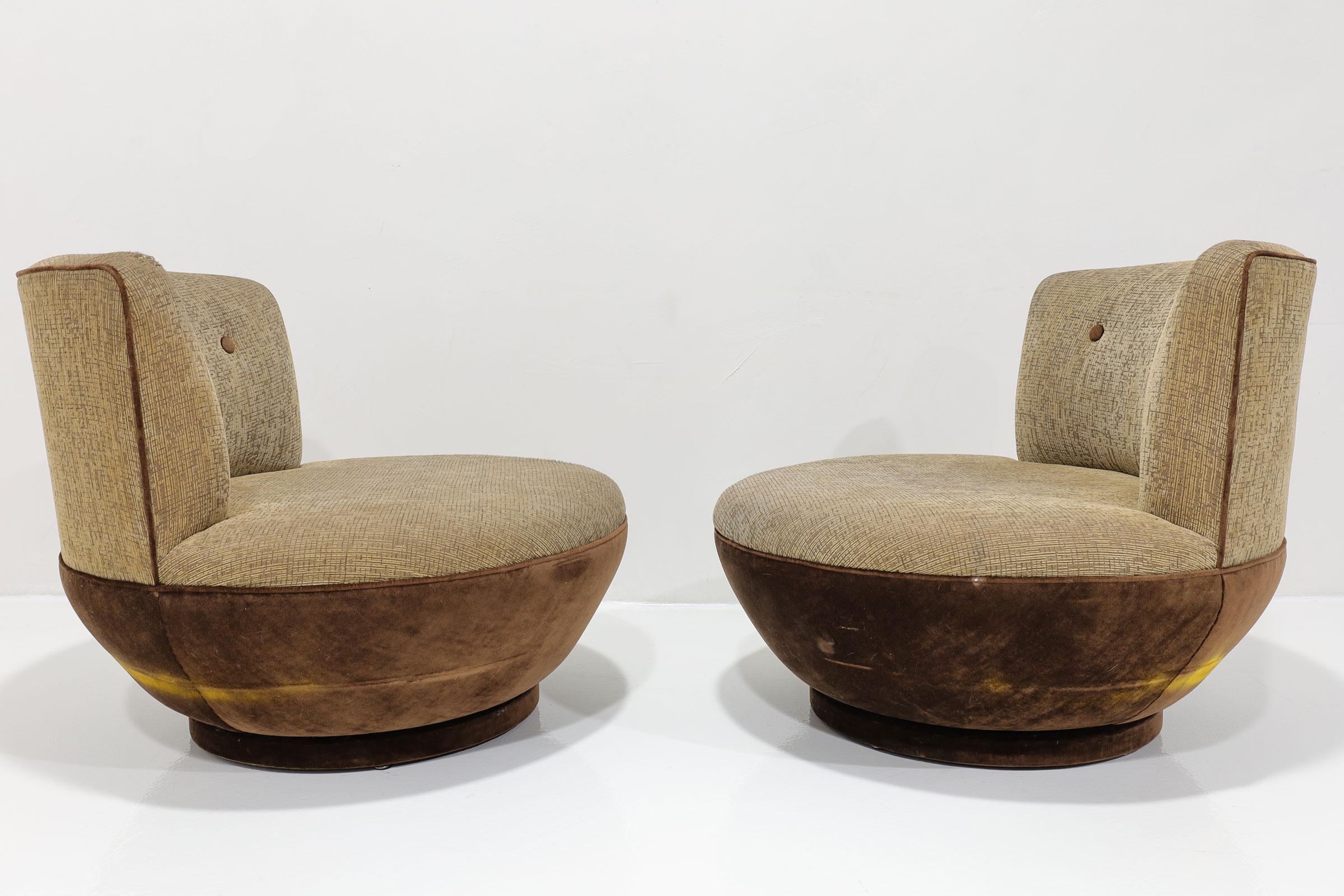 20th Century Pair of Milo Baughman for Thayer Coggin Swivel Chairs For Sale