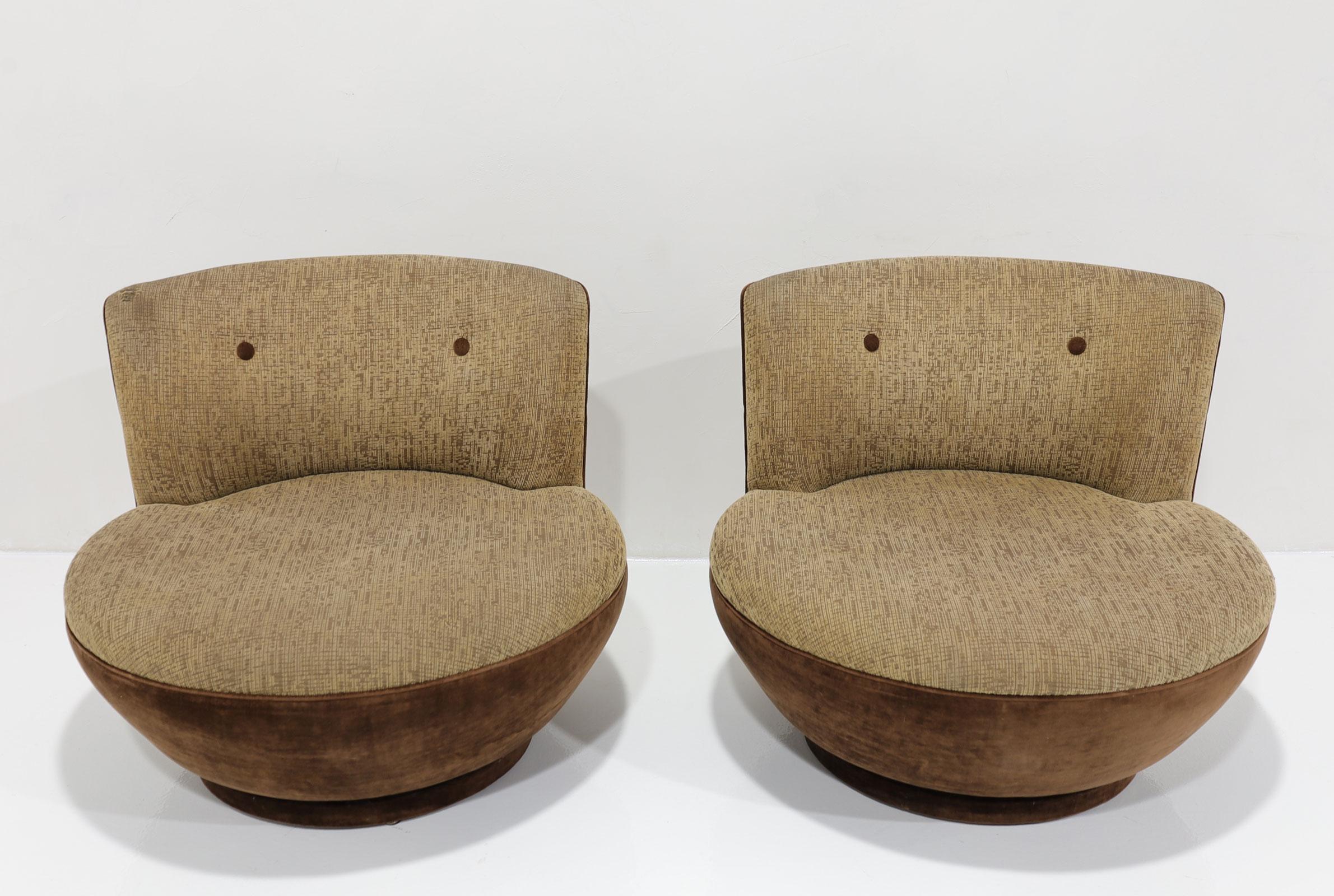 Pair of Milo Baughman for Thayer Coggin Swivel Chairs For Sale 1