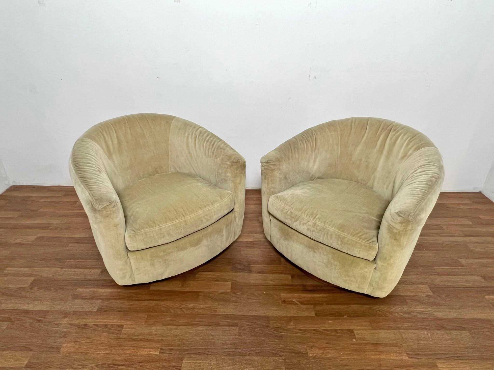 Pair of Milo Baughman for Thayer Coggin Swivel Tub Chairs Ca. 1970s For Sale 2
