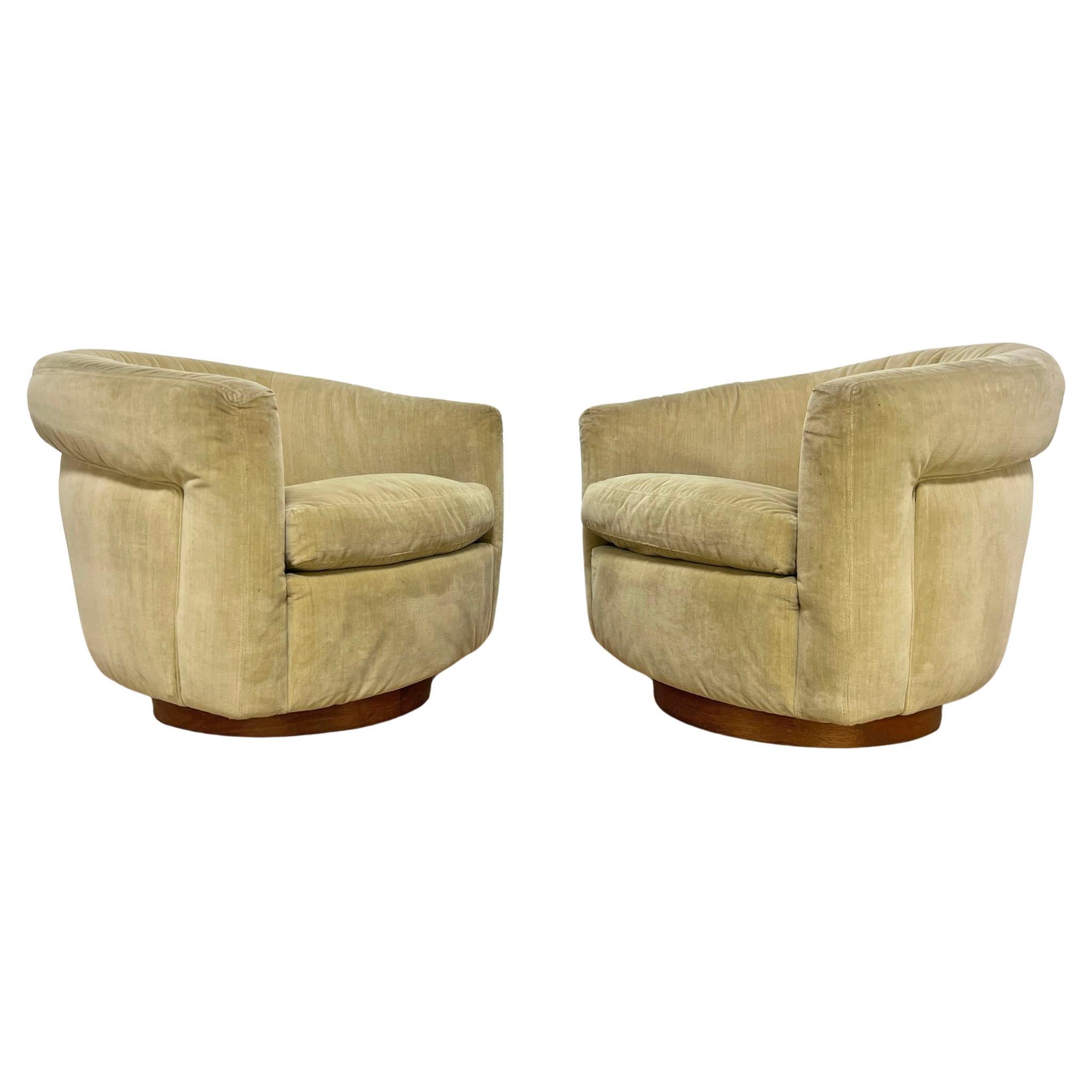 Pair of Milo Baughman for Thayer Coggin Swivel Tub Chairs Ca. 1970s For Sale