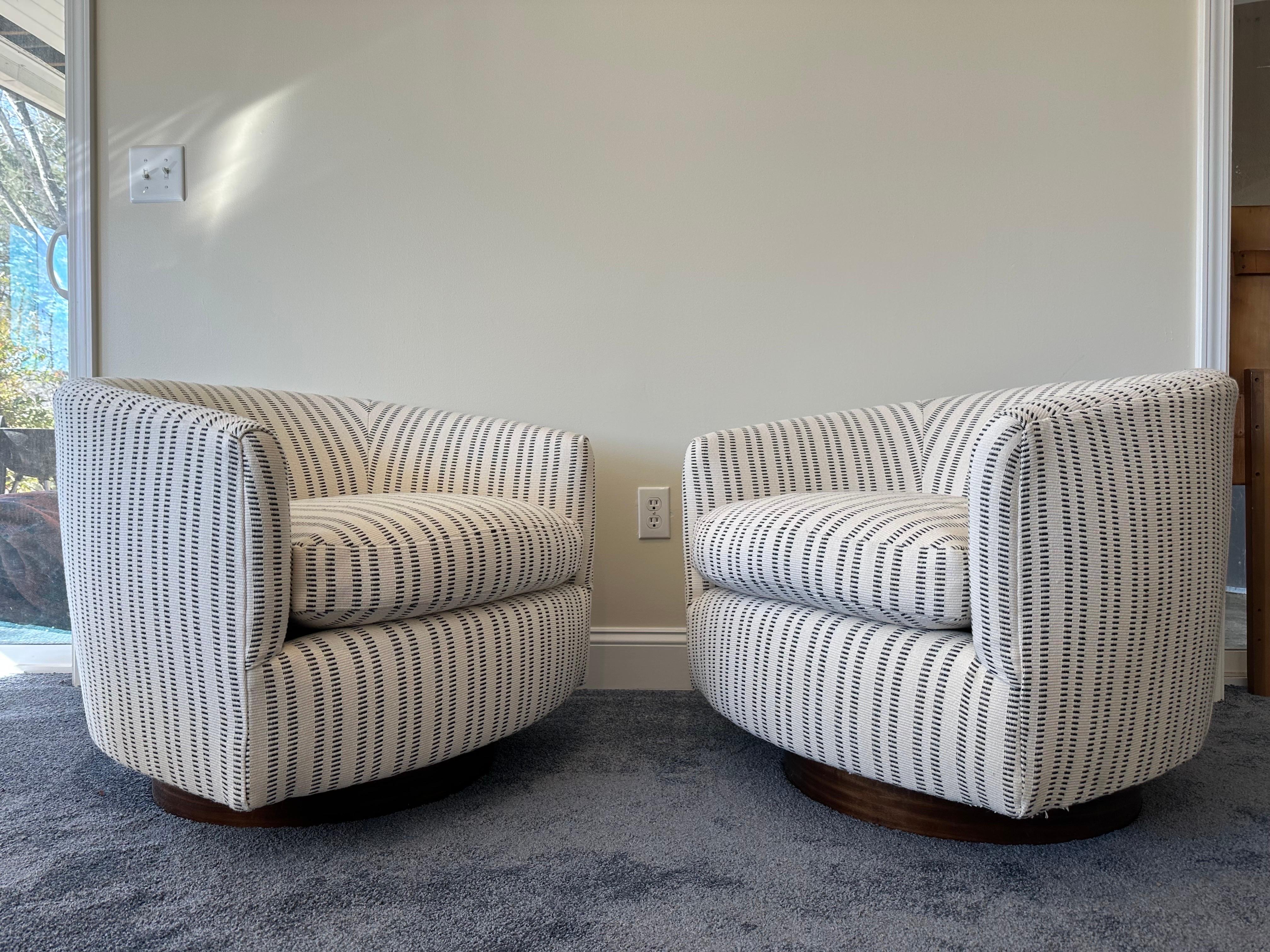 Pair of Milo Baughman for Thayer Coggin Roxy Tilt and Swivel Lounge Chairs In Good Condition In Roanoke, VA