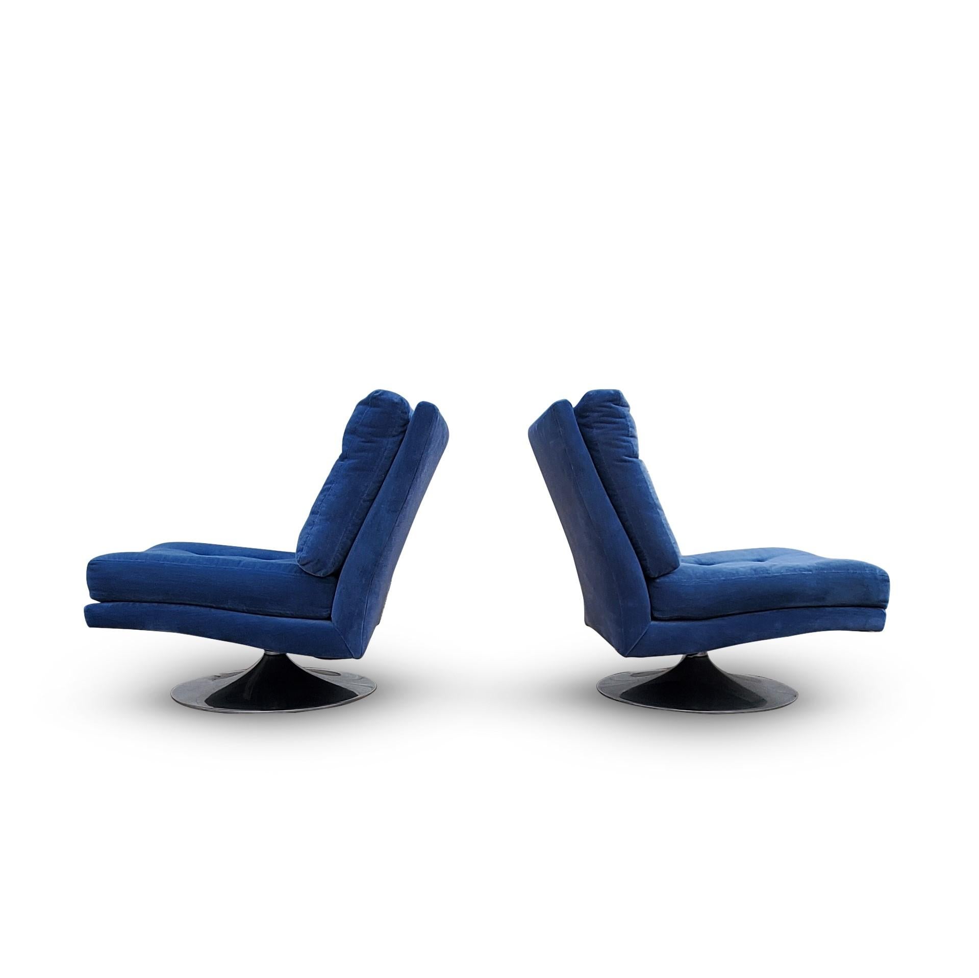 American Pair of Milo Baughman for Thayer Coggin Tilt/Swivel Lounge Chairs