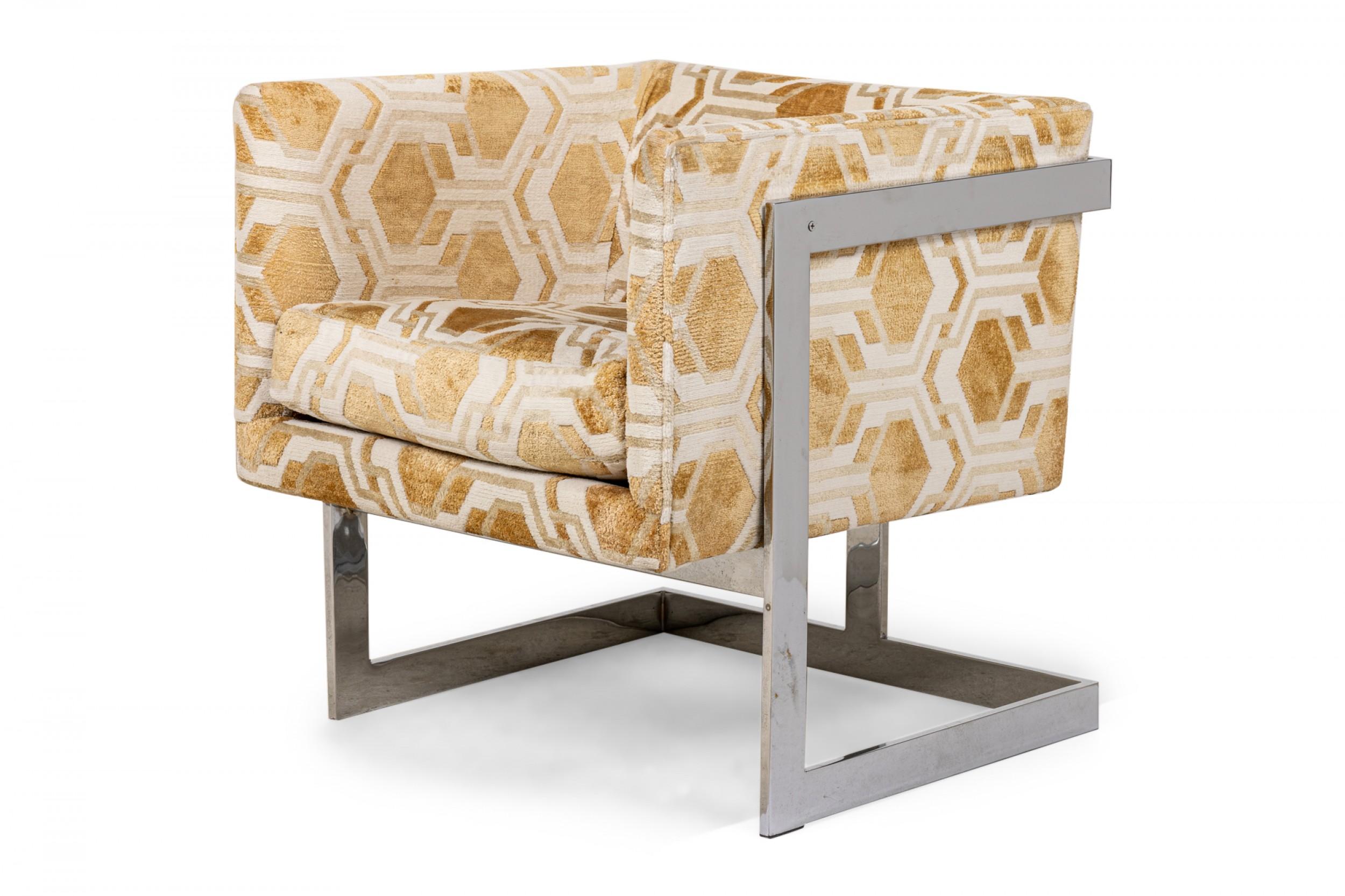 Milo Baughman Geometrische Lounge-/Sessel in Würfelform, Gold und Weiß, Paar (Moderne der Mitte des Jahrhunderts) im Angebot
