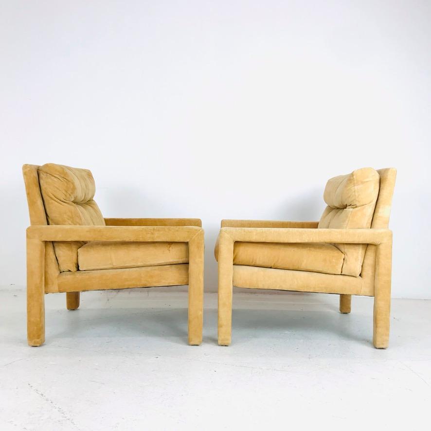 Mid-Century Modern Pair of Milo Baughman Gold Velvet Parsons Chairs 