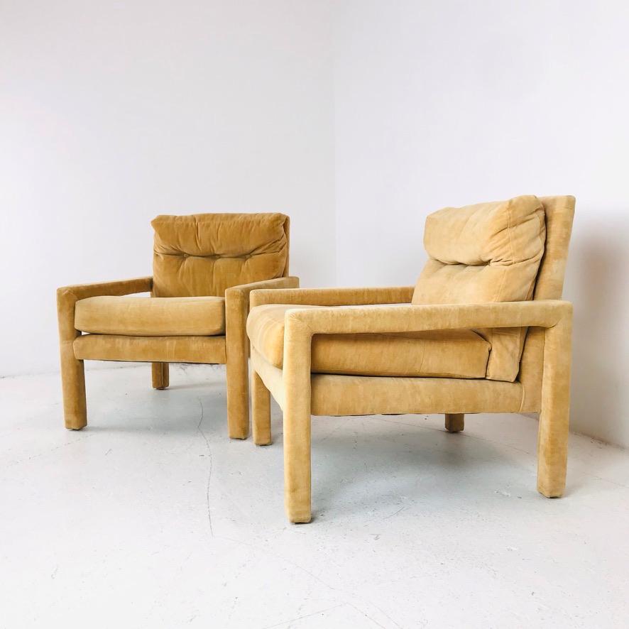 Pair of Milo Baughman Gold Velvet Parsons Chairs  In Good Condition In Dallas, TX
