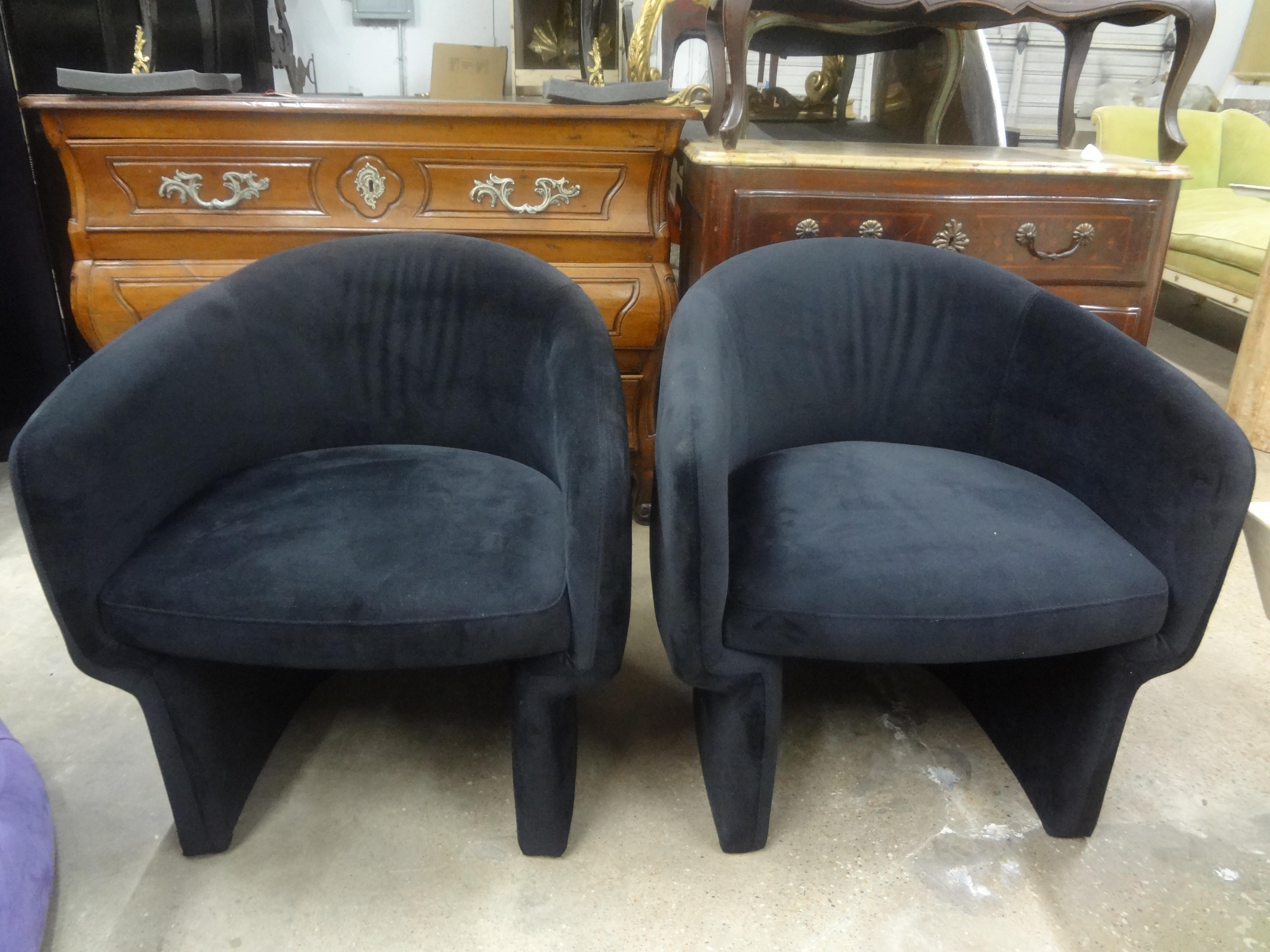  Pair Of Postmodern Lounge Chairs On Plinths.
This shapely pair of Post Modern lounge chairs, tub chairs or club chairs are mounted on unusual plinths and retain their original black velvet upholstery.
These Milo Baughman for Directional style