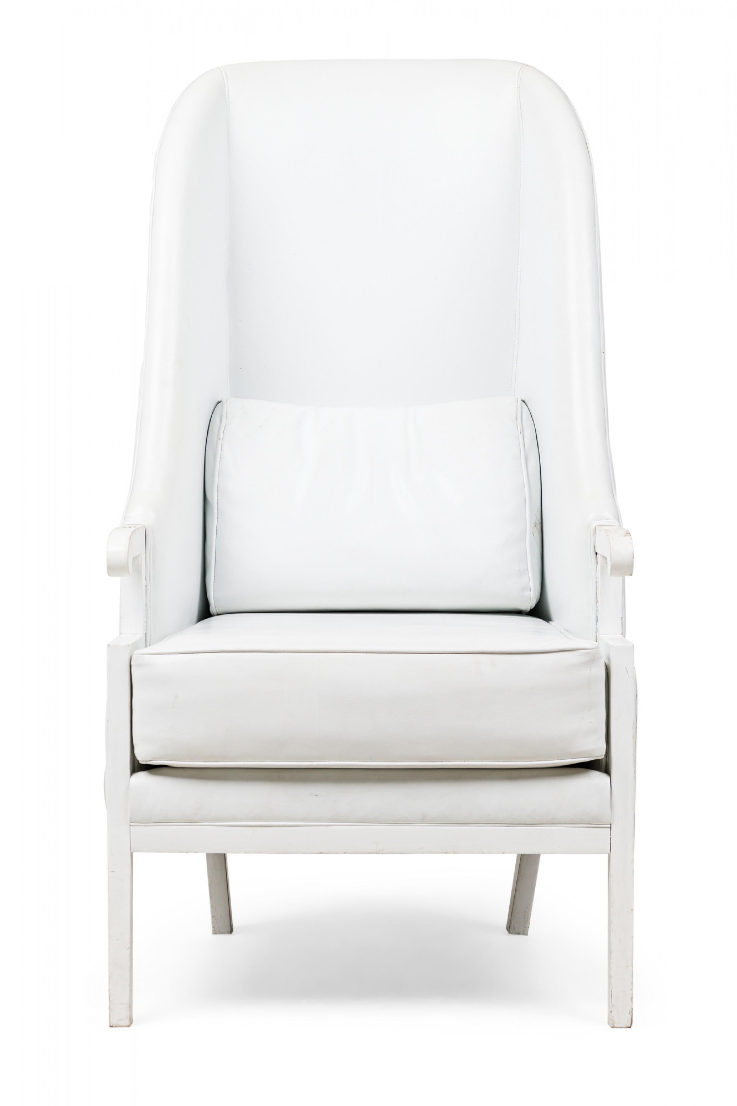 Mid-Century Modern Paire de fauteuils Milo Baughman du milieu du siècle dernier à dossier haut et à oreilles blanches en vente