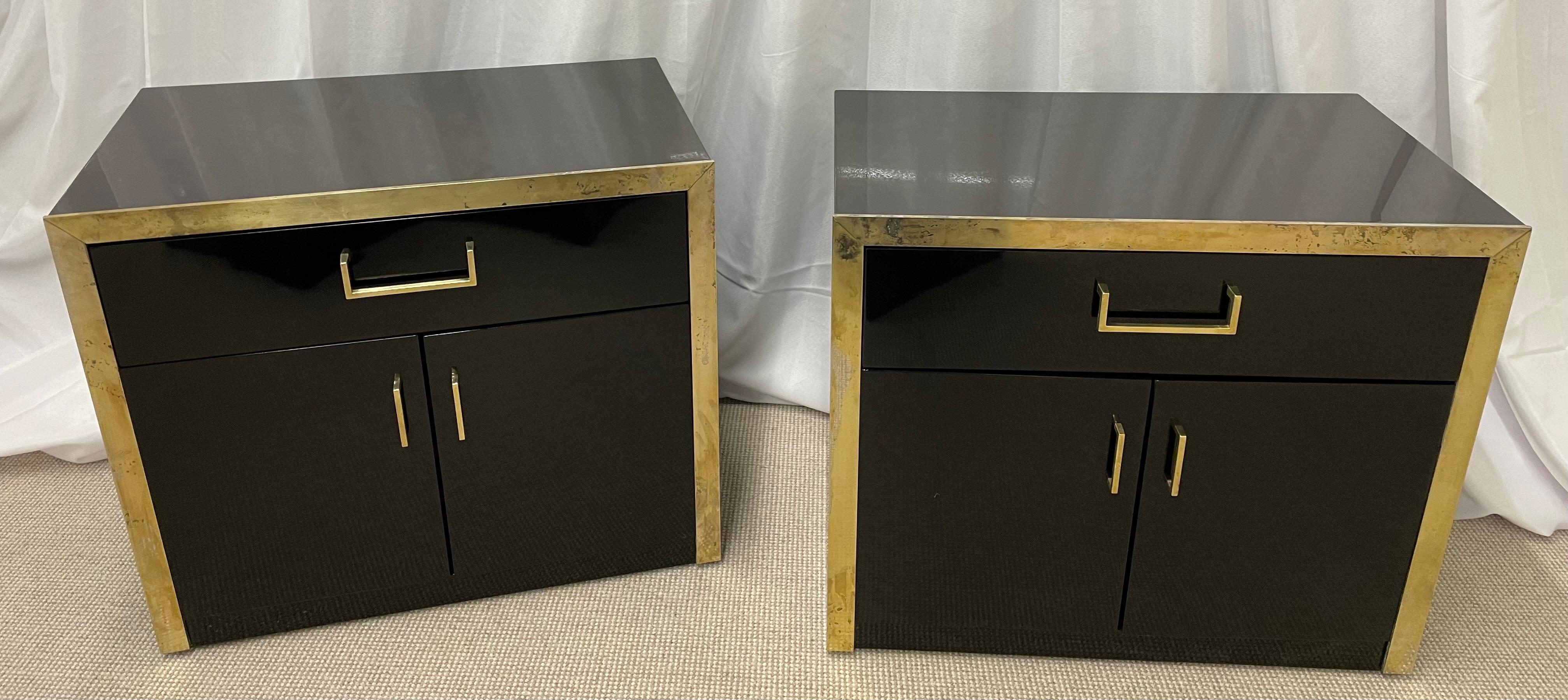20th Century Pair of Milo Baughman Mid-Century Modern Nightstands or End Tables
