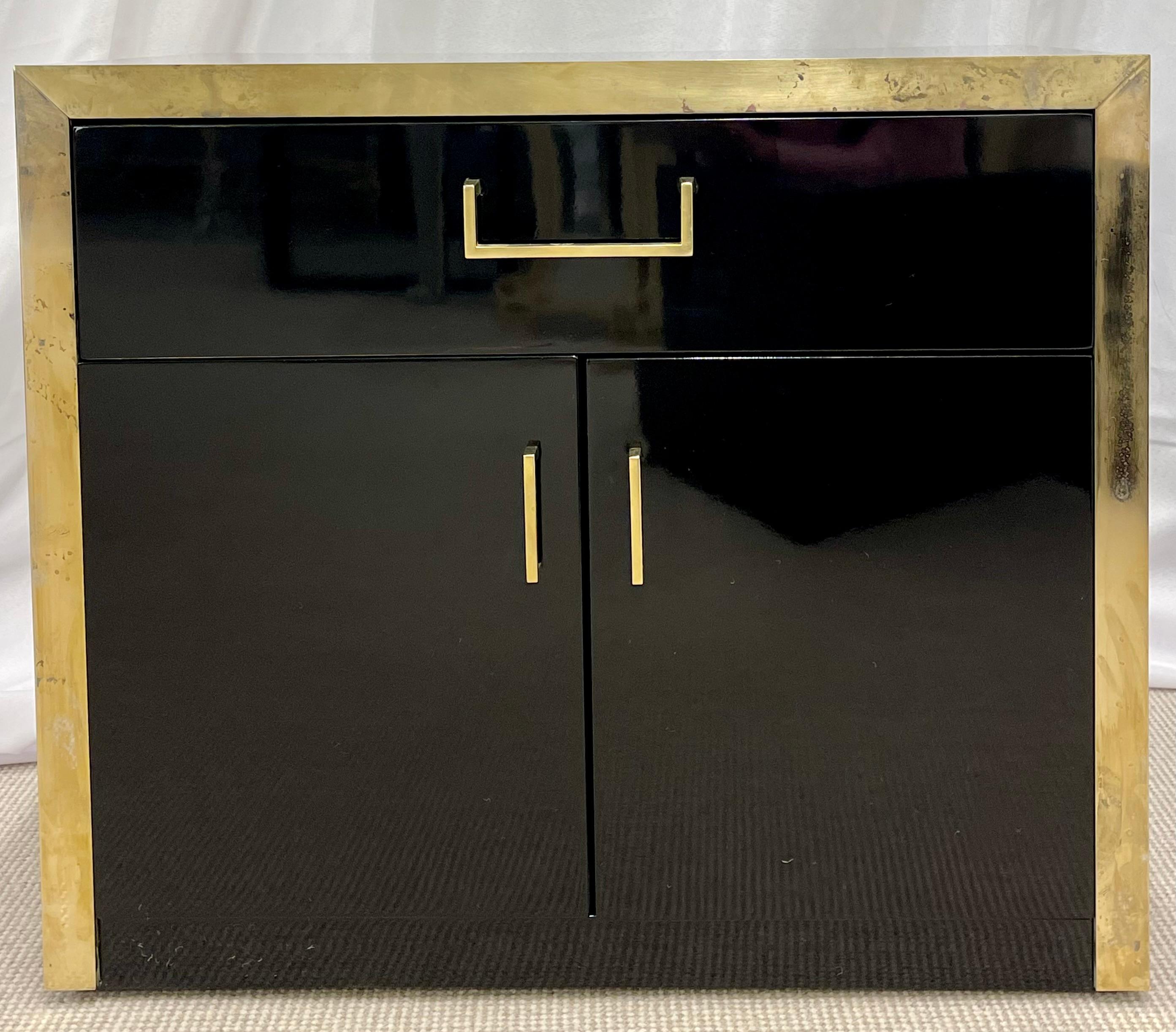 Pair of Milo Baughman Mid-Century Modern Nightstands or End Tables 1