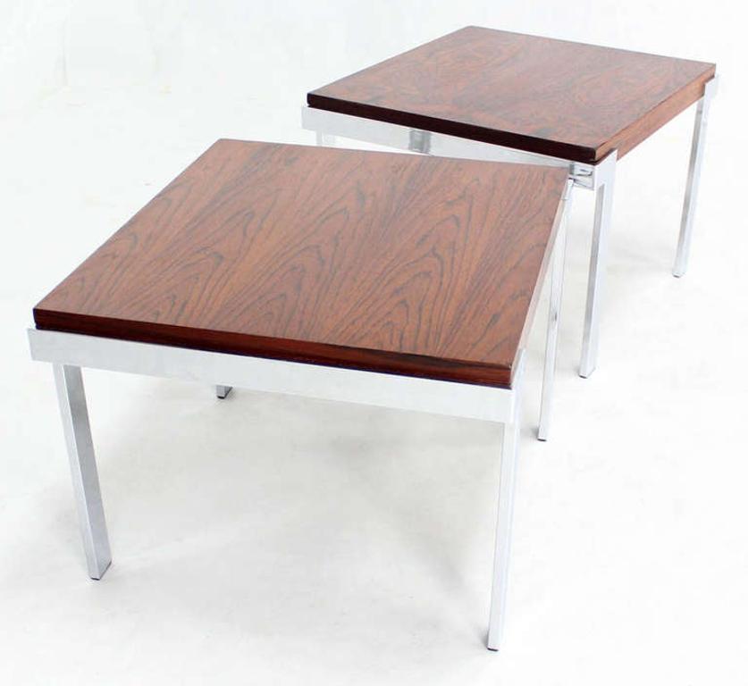 Chrome Paire de tables d'appoint Milo Baughman en bois de rose et chrome mi-siècle moderne en vente