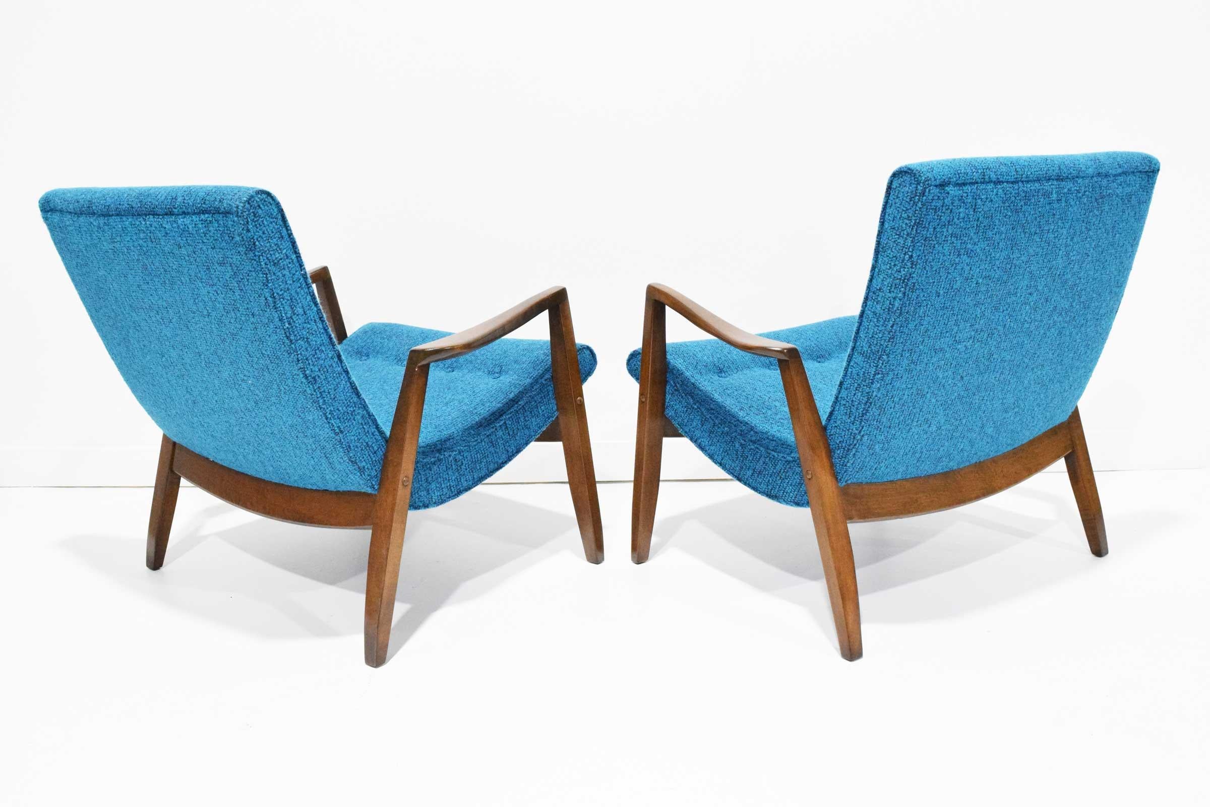 Mid-Century Modern Pair of Milo Baughman Scoop Lounge Chairs in Knoll Upholstery For Sale