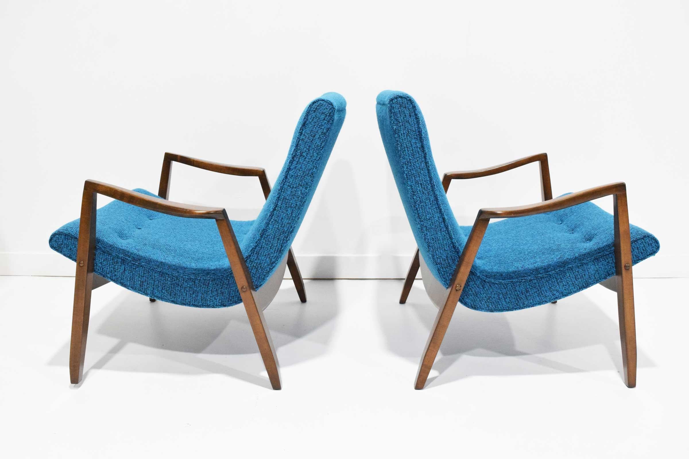Pair of Milo Baughman Scoop Lounge Chairs in Knoll Upholstery In Good Condition For Sale In Dallas, TX