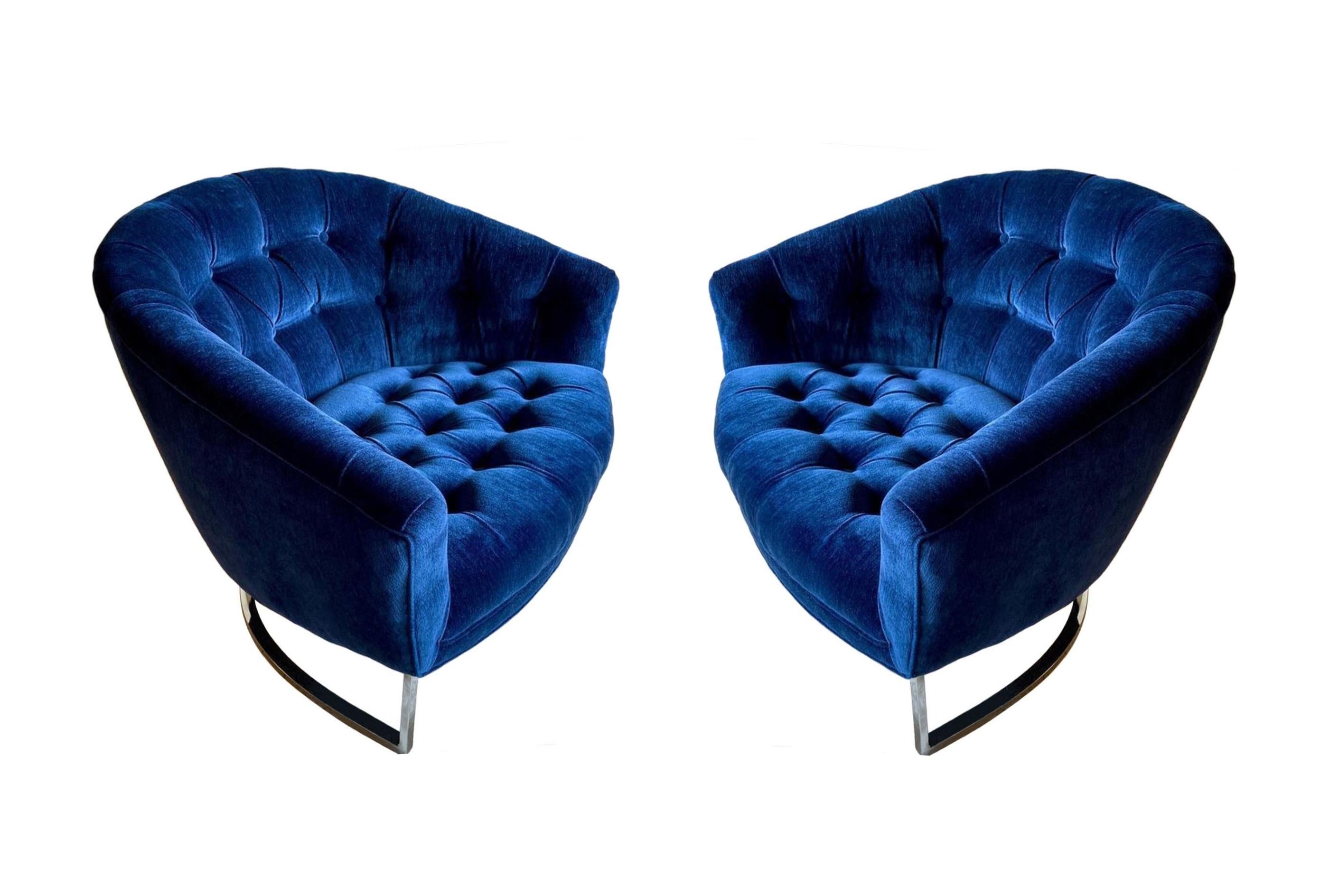 Mid-Century Modern Pair of Milo Baughman Style Blue and Chromed Steel Framed Armchairs, 1970s For Sale