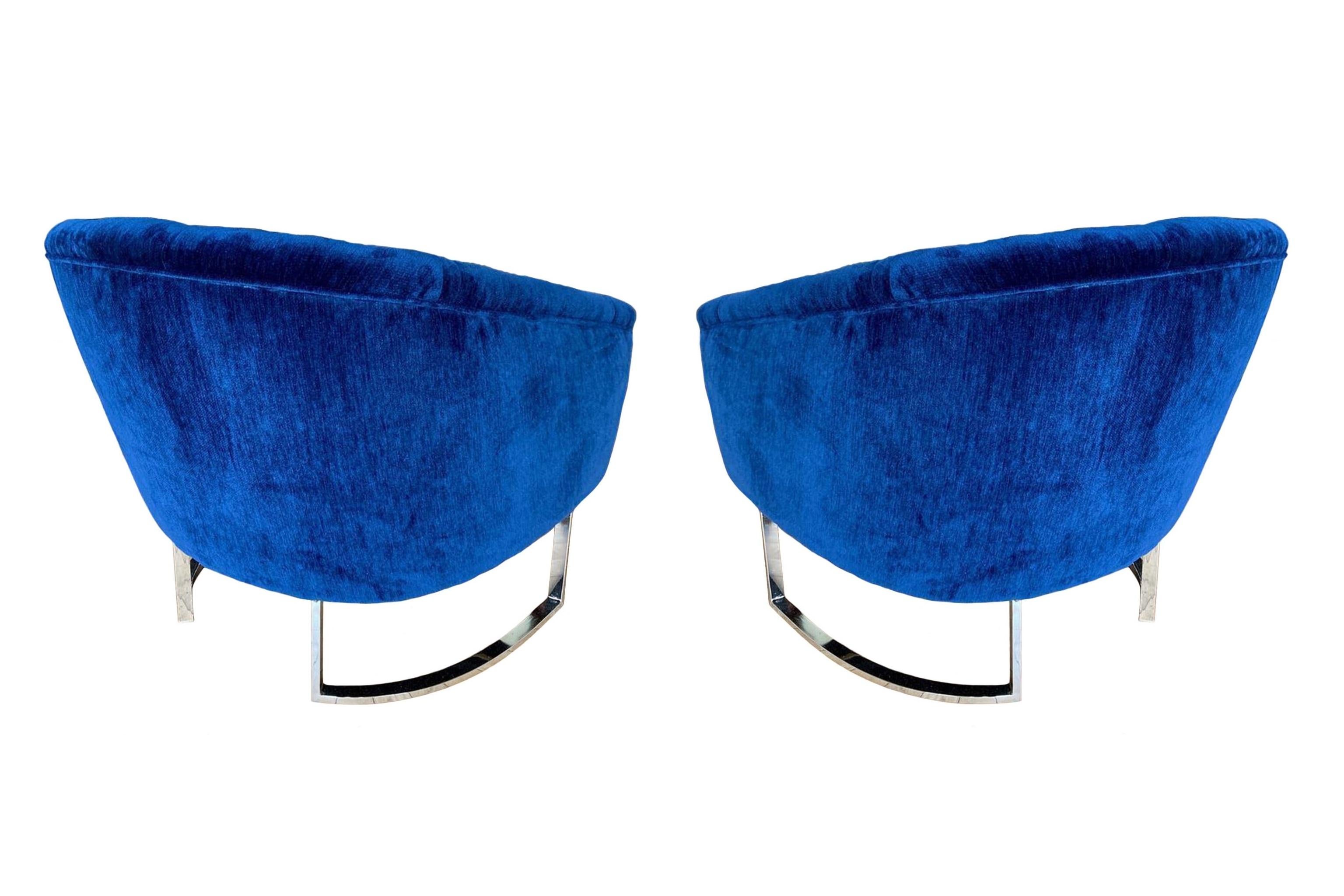 Pair of Milo Baughman Style Blue and Chromed Steel Framed Armchairs, 1970s In Good Condition For Sale In Dallas, TX