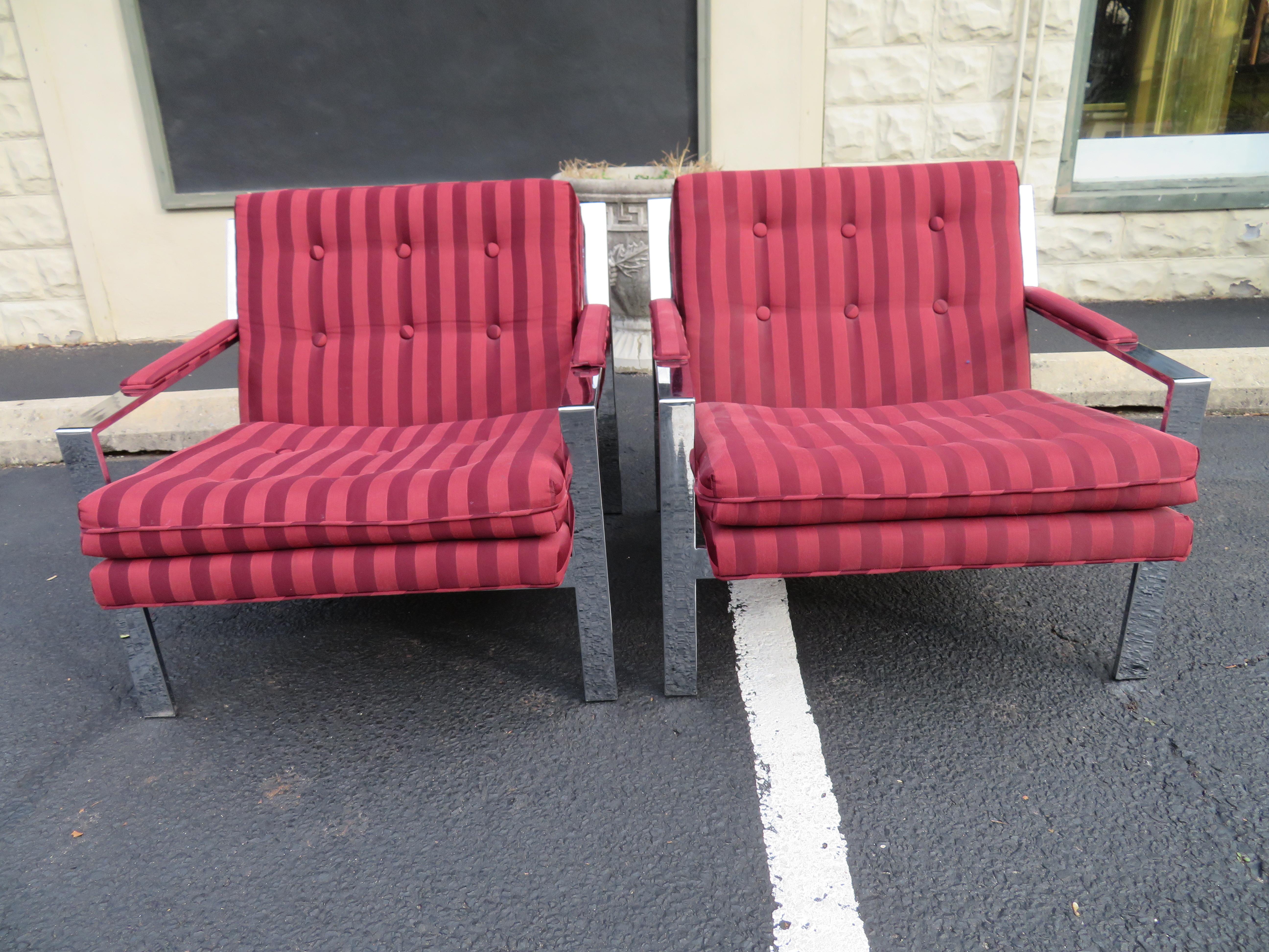 Late 20th Century Pair of Milo Baughman Style Chrome Flat Bar Lounge Chairs, Mid-Century Modern For Sale
