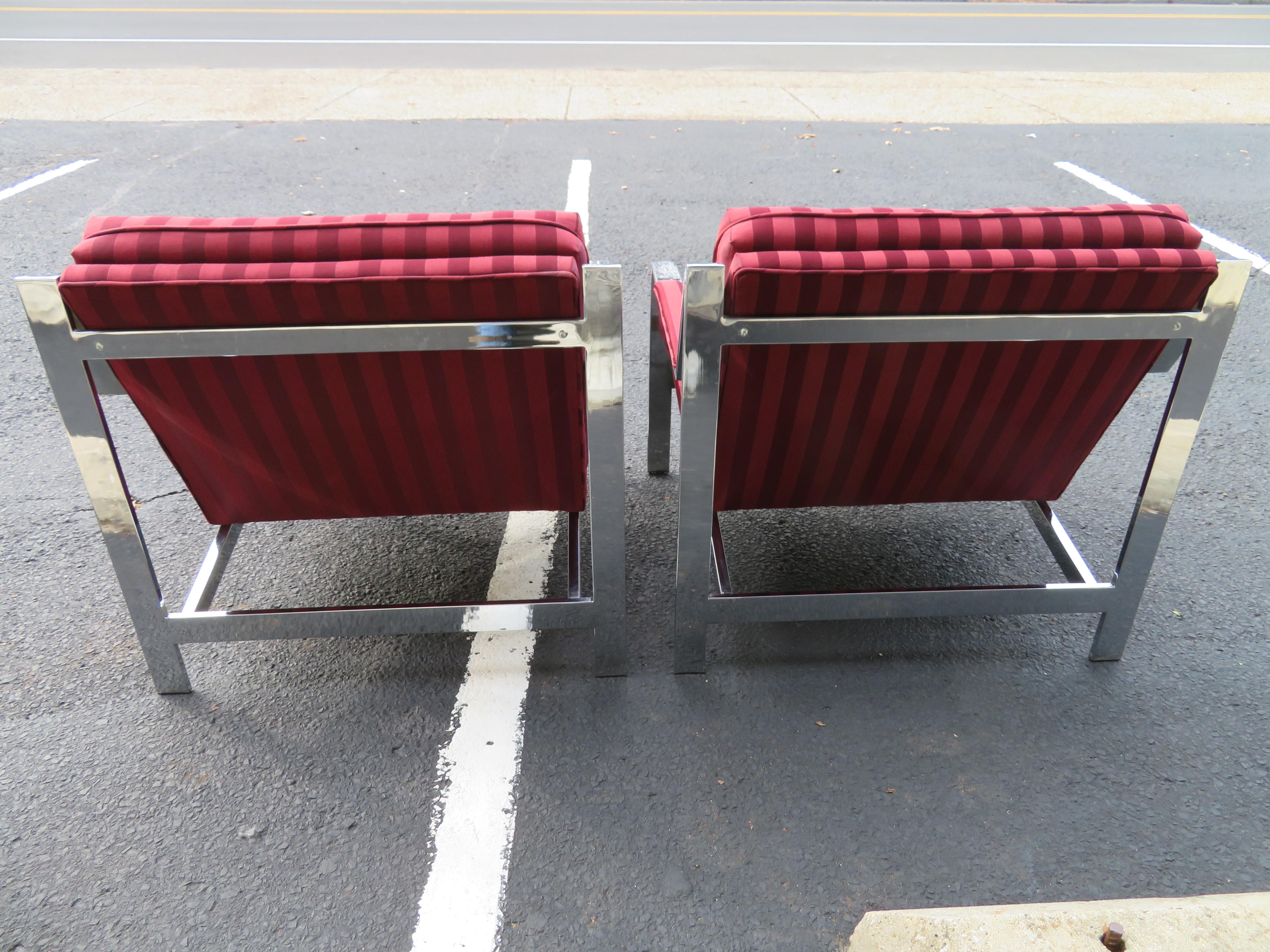 Tissu d'ameublement Paire de fauteuils de bar plats chromés de style Milo Baughman, mi-siècle moderne en vente