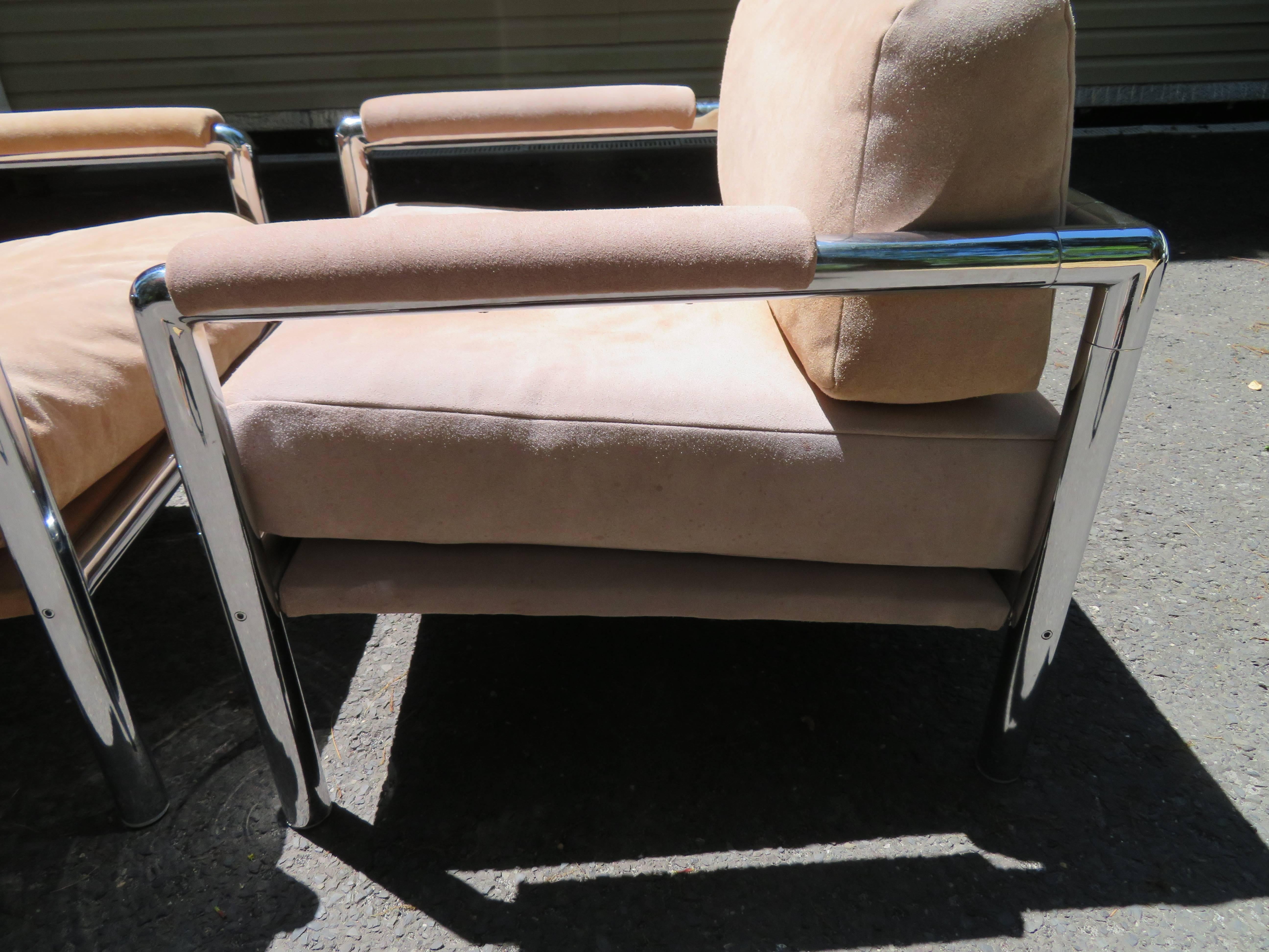 Mid-Century Modern Pair of Milo Baughman Style Heavy Chrome Suede Lounge Chair Midcentury For Sale