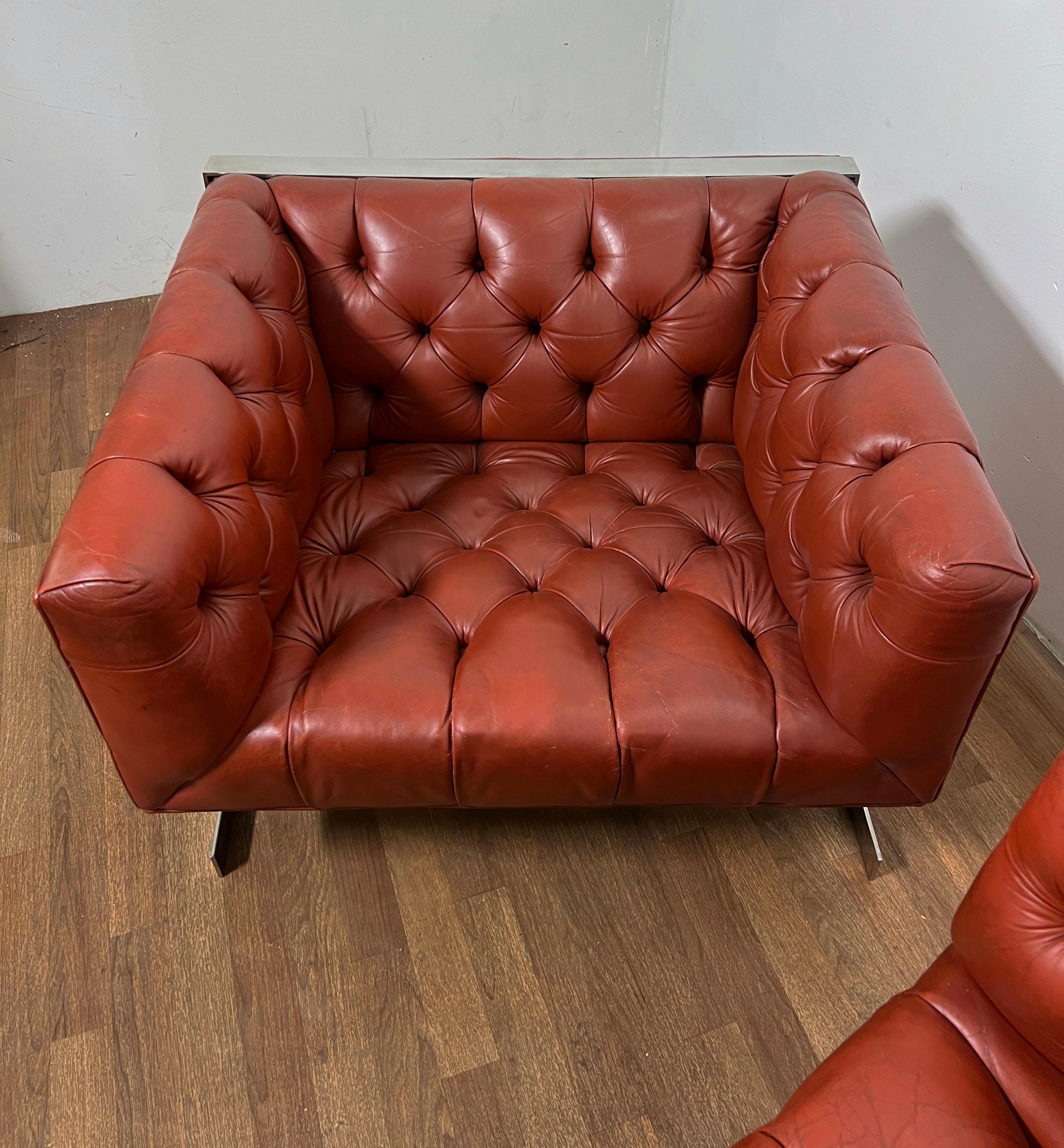 Cuir Paire de fauteuils de salon en cuir et chrome de style Milo Baughman, vers 1970 en vente