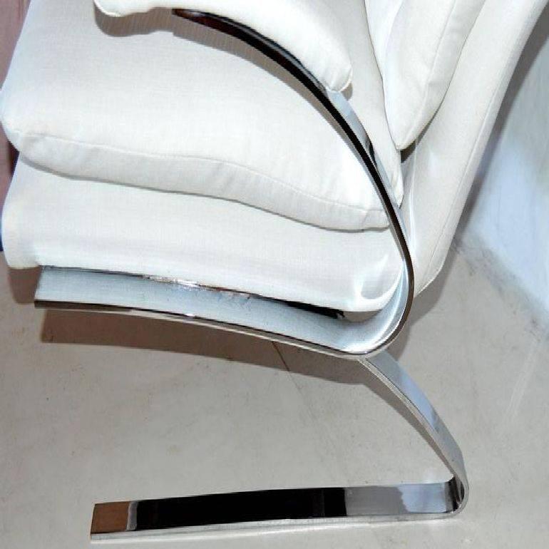 Américain Paire de fauteuils de salon de style Milo Baughman en vente