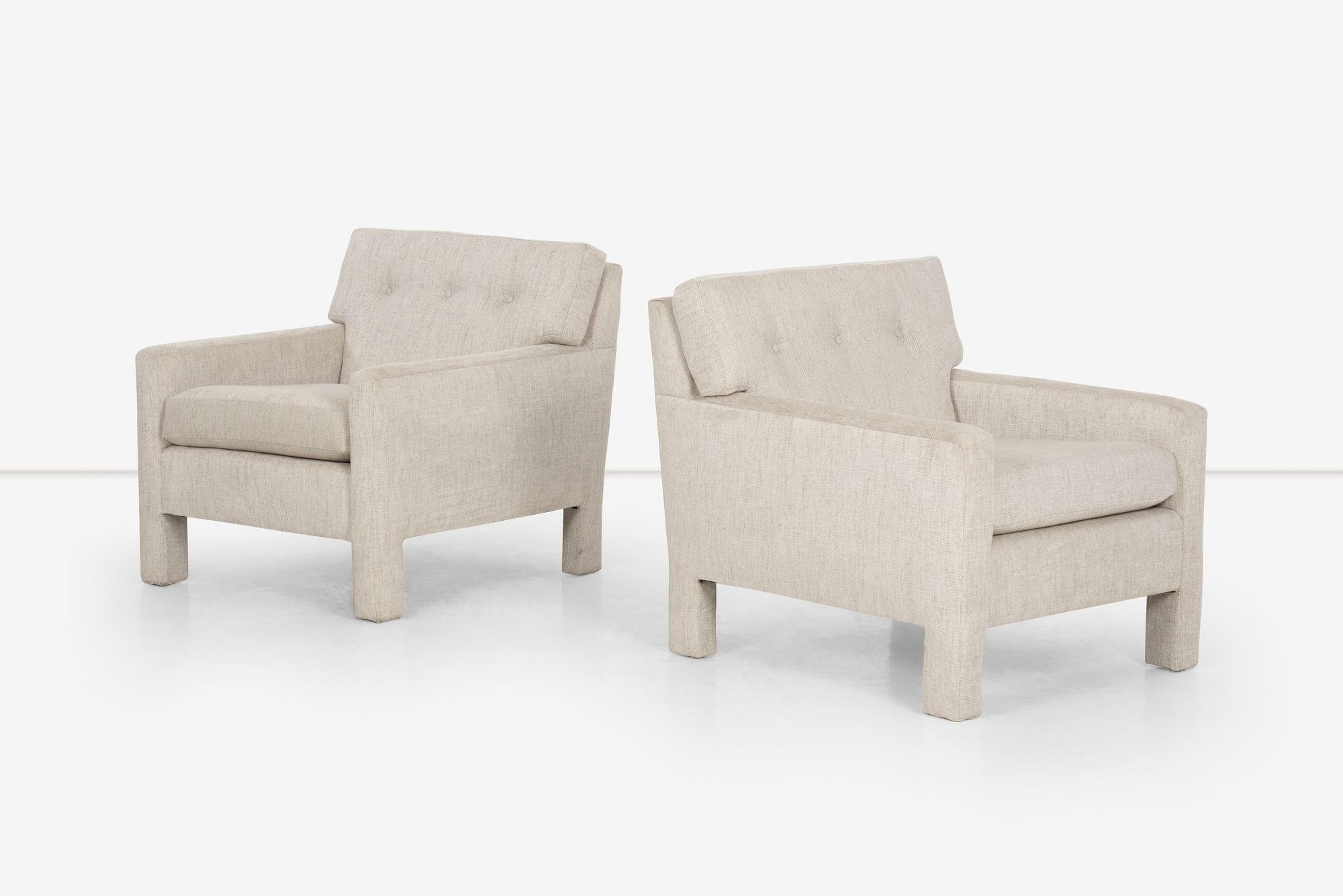 Appliqué Pair of Milo Baughman Style Lounge Chairs For Sale