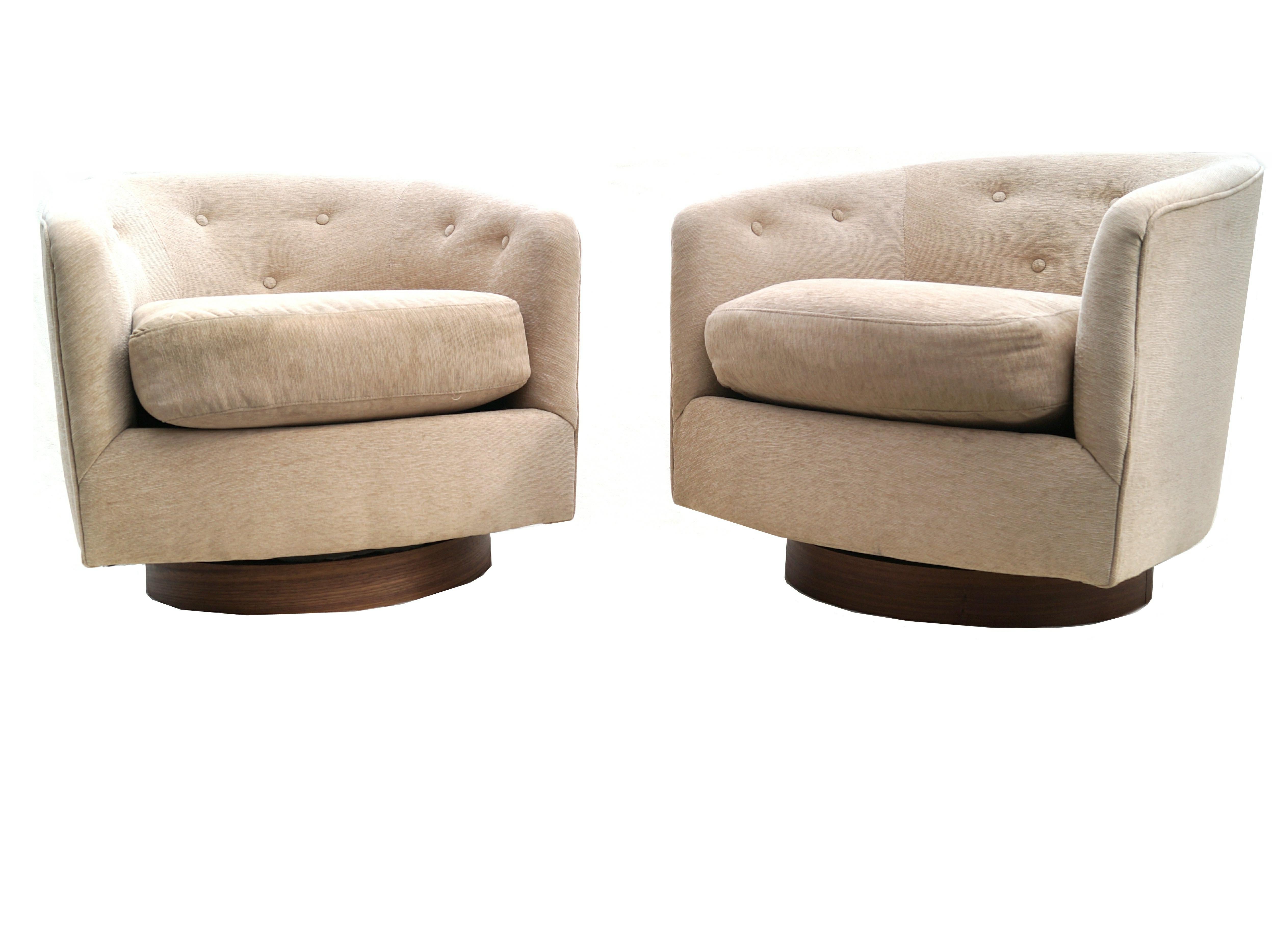 Pair of Milo Baughman Style Mid-Century Modern Swivel Rocker Lounge Chairs. These swivel 360.