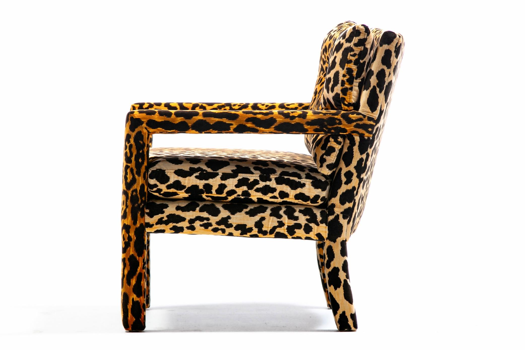 Coppia di sedie Parsons in velluto leopardato del 1970, in stile Milo Baughman. in vendita 4