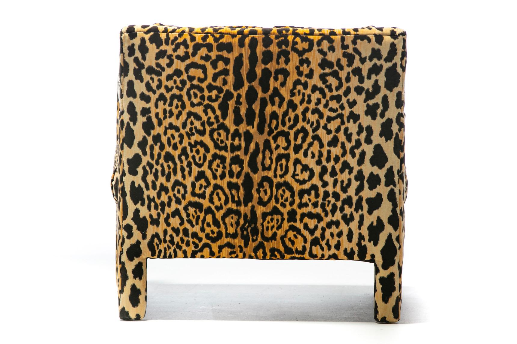 Paire de chaises Parsons de style Milo Baughman mi-siècle moderne en velours léopard, vers 1970 en vente 5