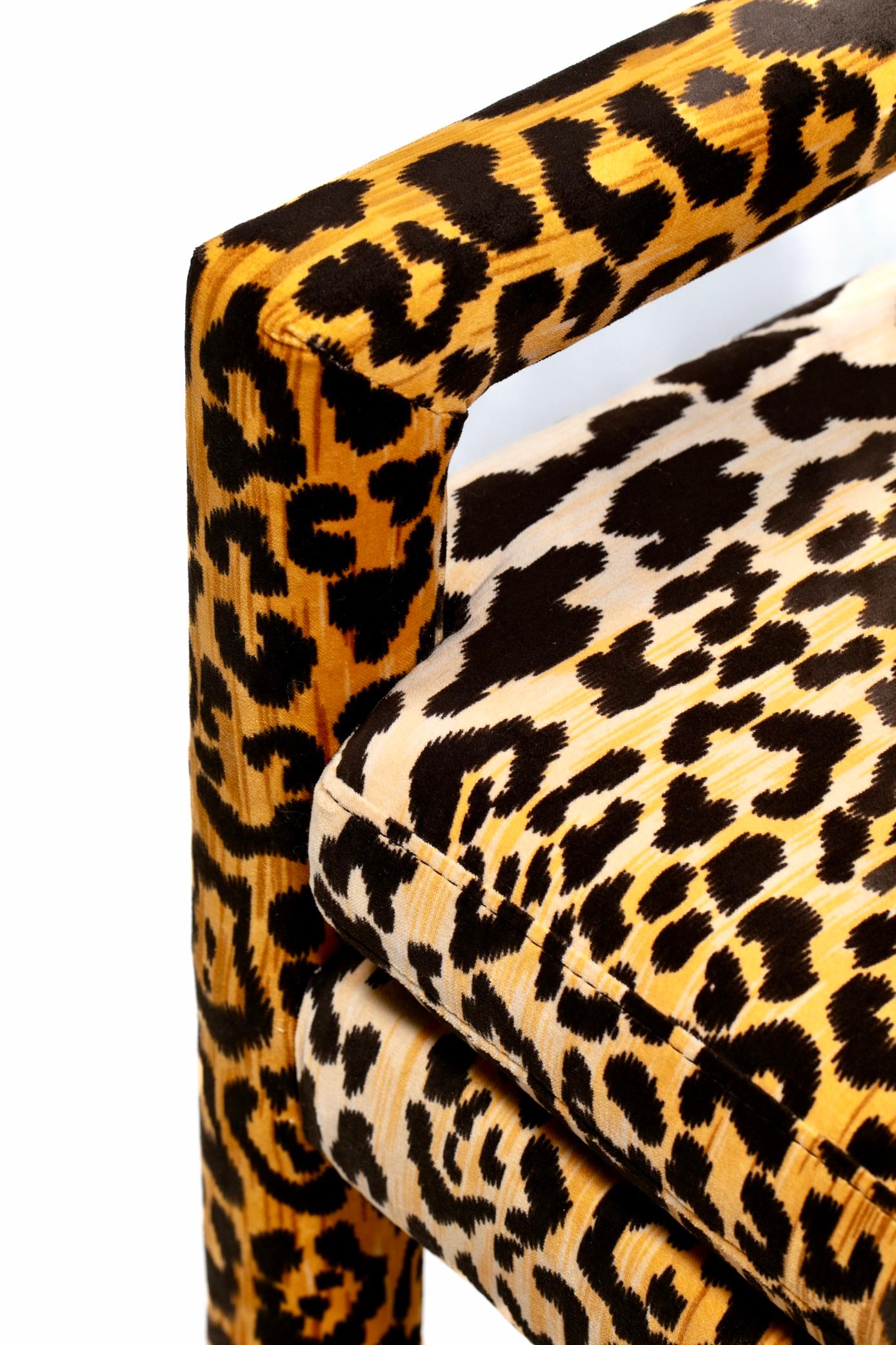 Coppia di sedie Parsons in velluto leopardato del 1970, in stile Milo Baughman. in vendita 10