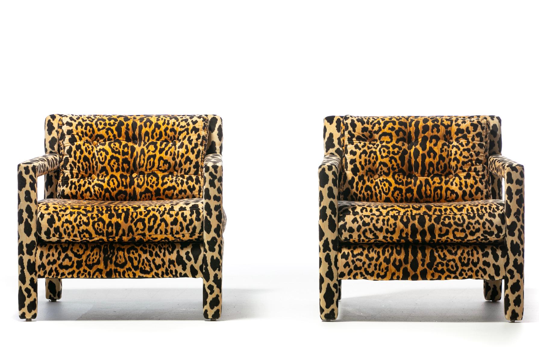 Mid-Century Modern Pair of Milo Baughman Style Mid Century Parsons Chairs in Leopard Velvet c. 1970 For Sale