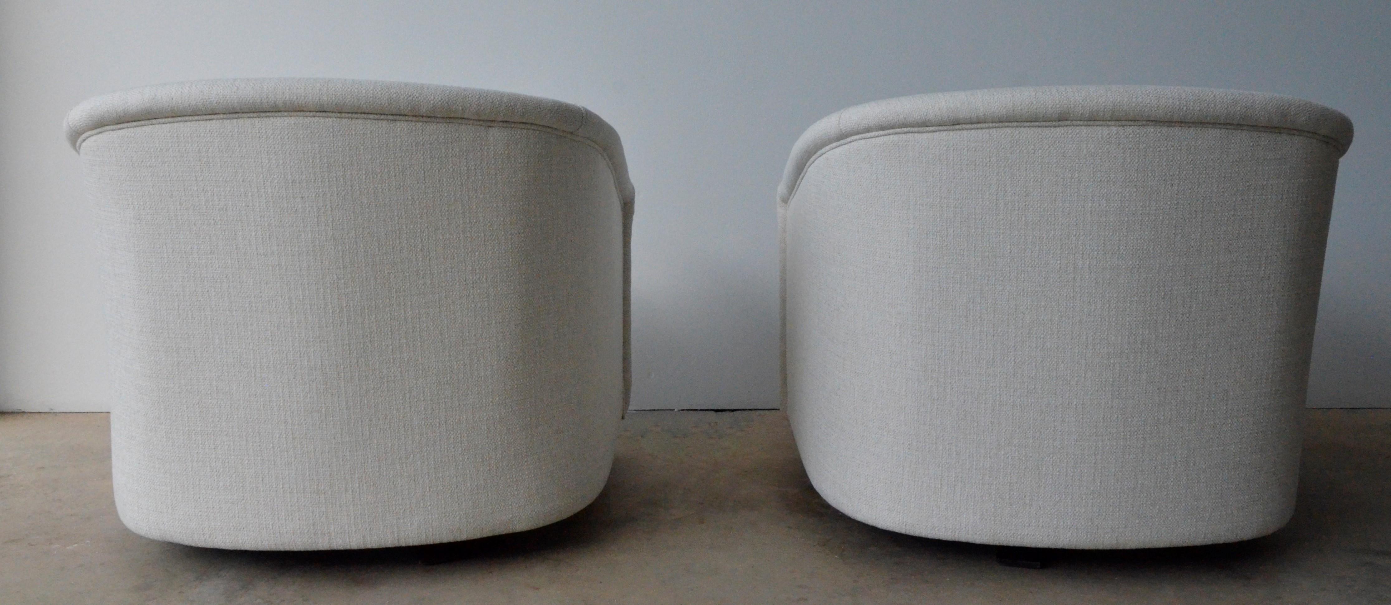 20th Century Pair of Milo Baughman Style New White Upholstery Swivel Chairs with Back Cushion For Sale