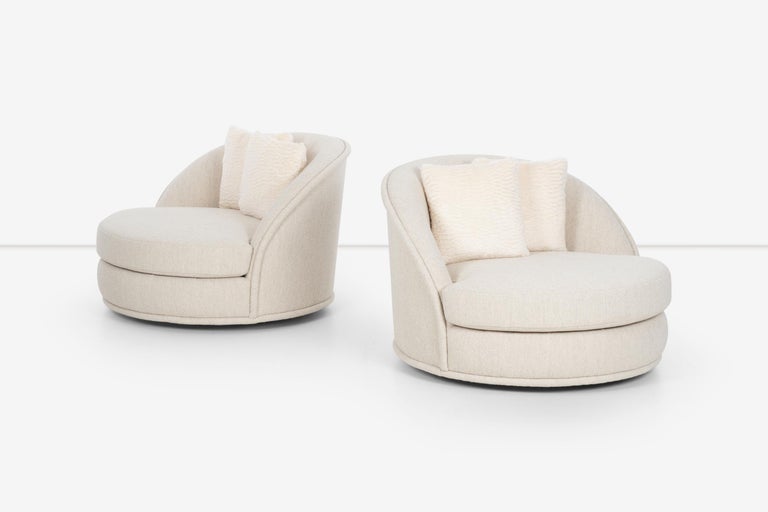 American Pair of Milo Baughman Style Oversized Swivel Lounge Chairs by Directional