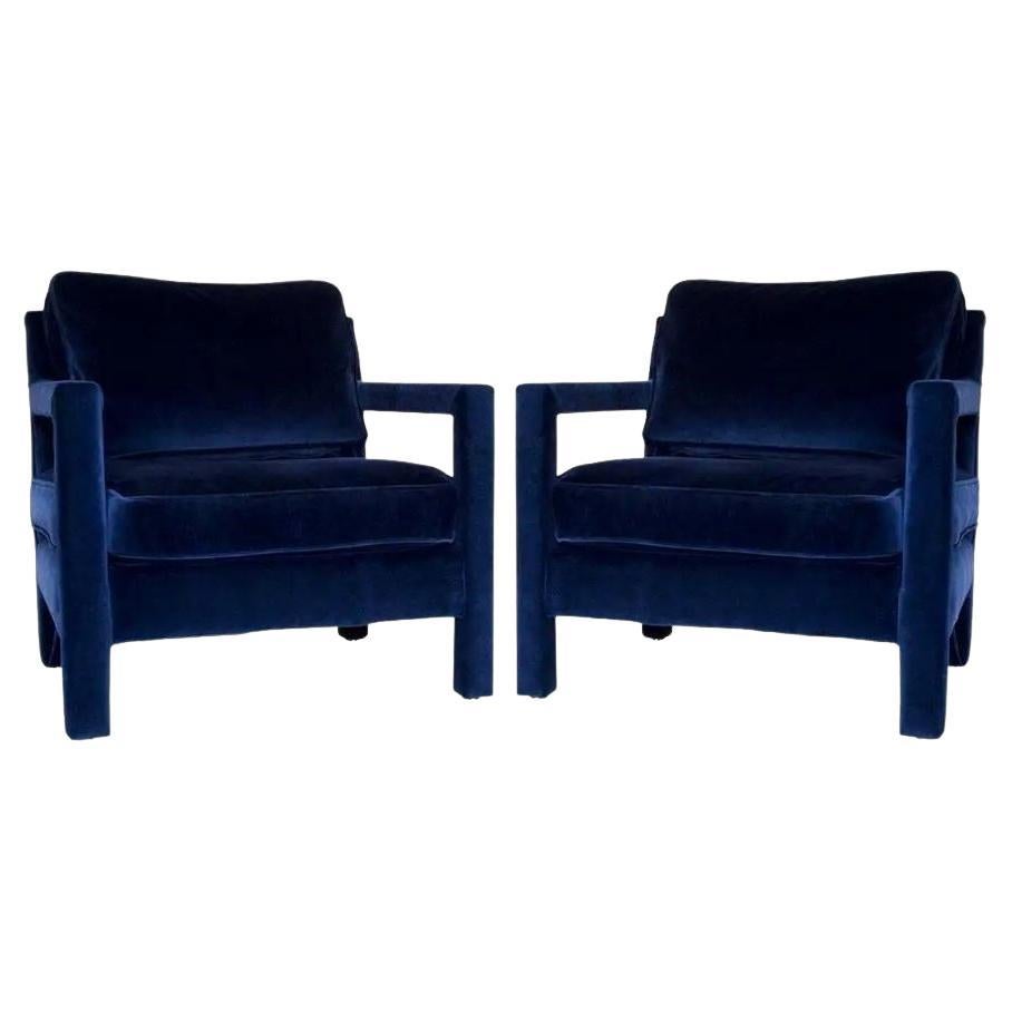 Paar Parsons-Stühle im Stil von Milo Baughman aus blauem Samt