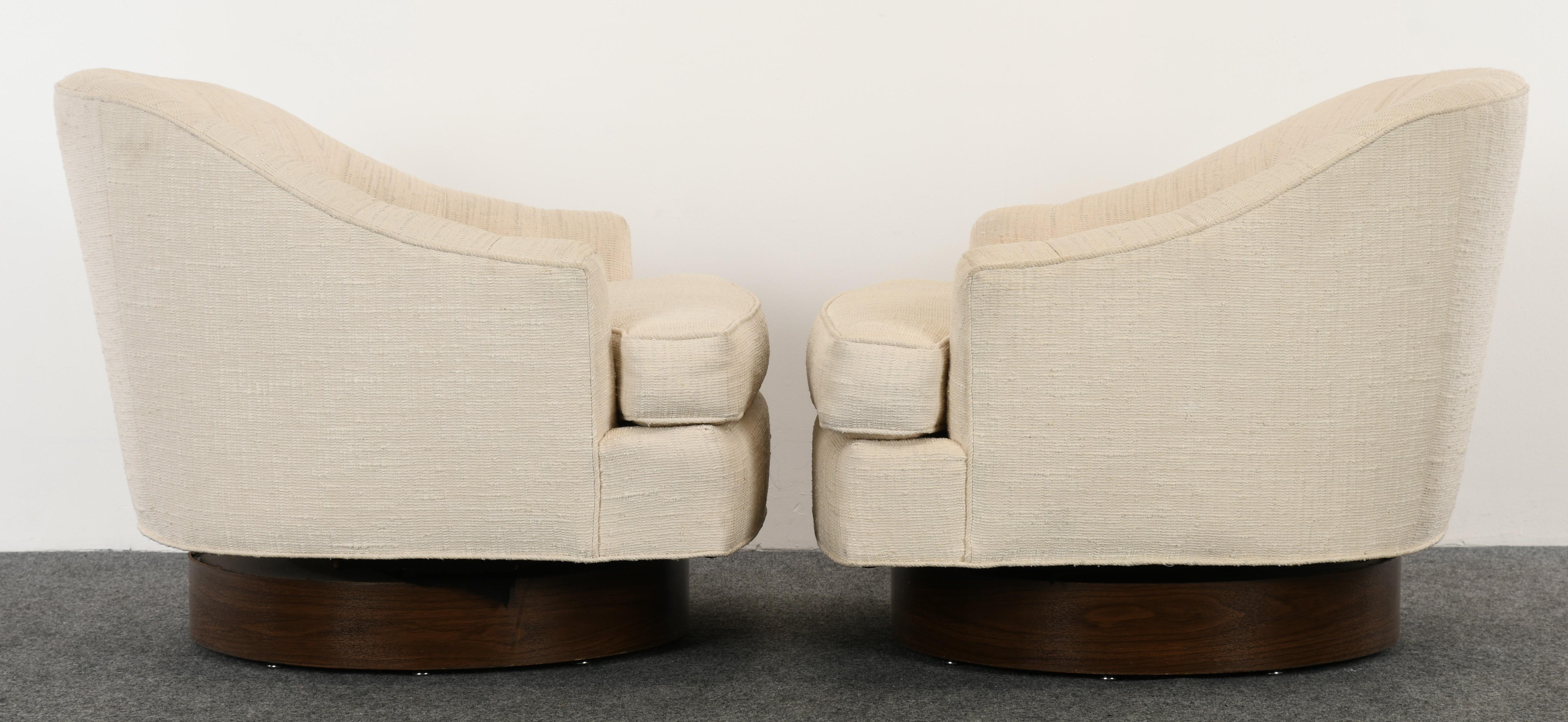 Late 20th Century Pair of Milo Baughman Style Swivel Chairs, 1970s