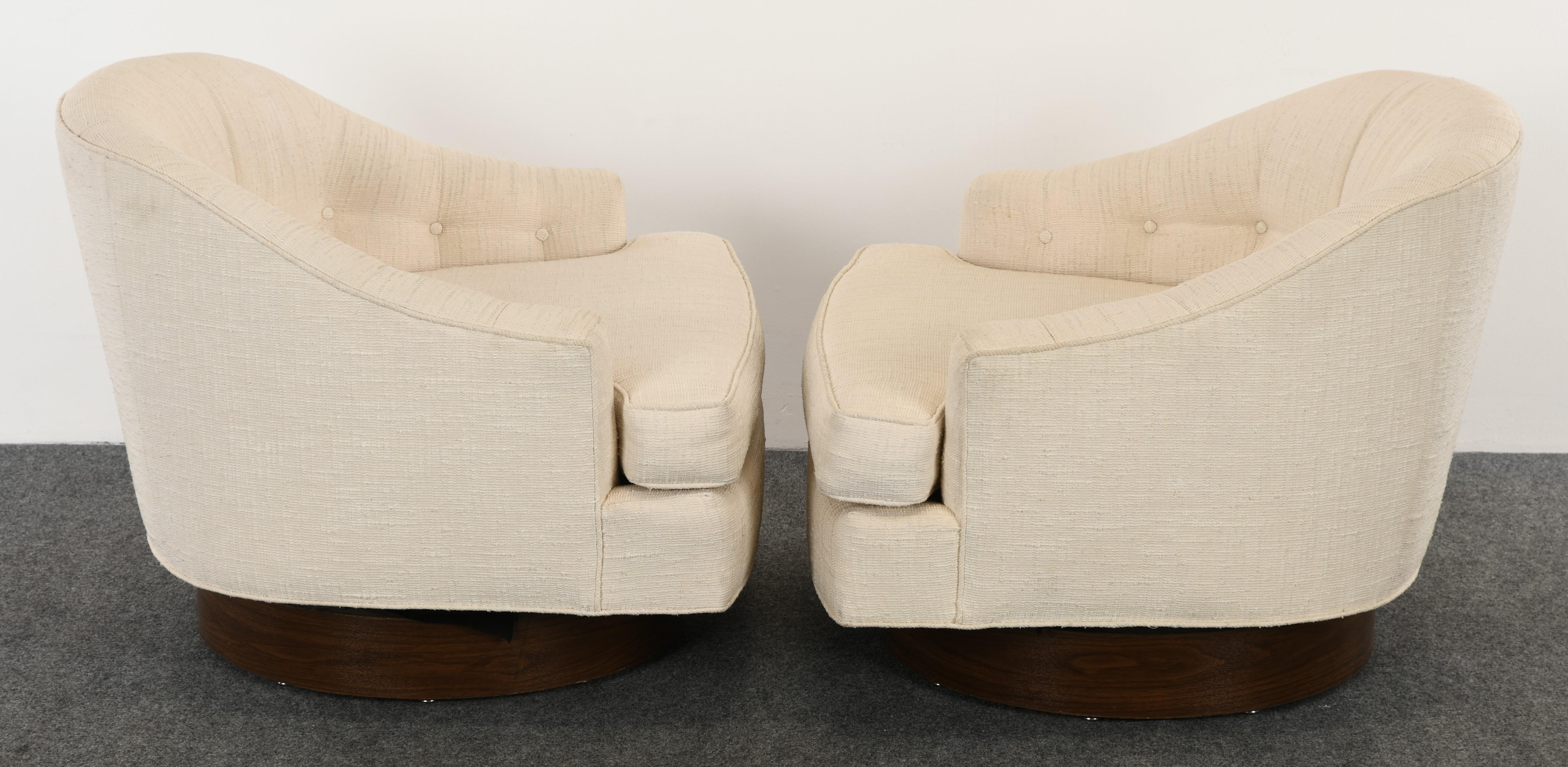 Upholstery Pair of Milo Baughman Style Swivel Chairs, 1970s