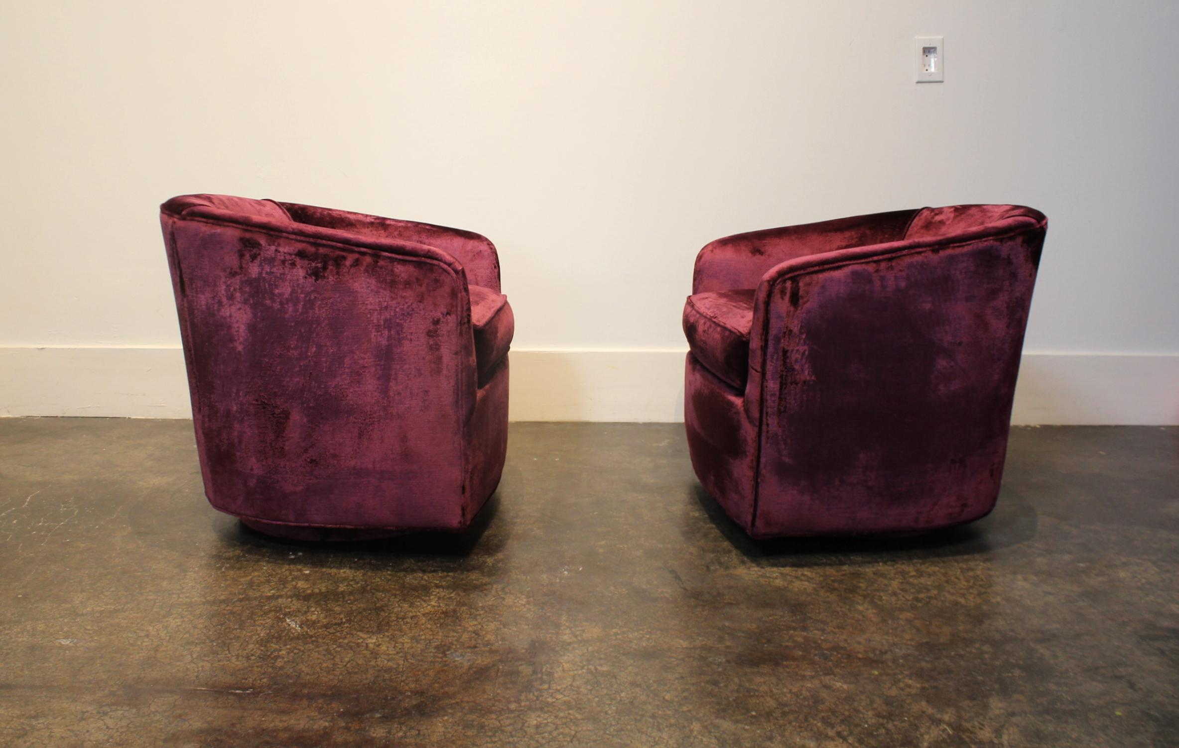 American Pair of Milo Baughman Style Swivel Club Chairs