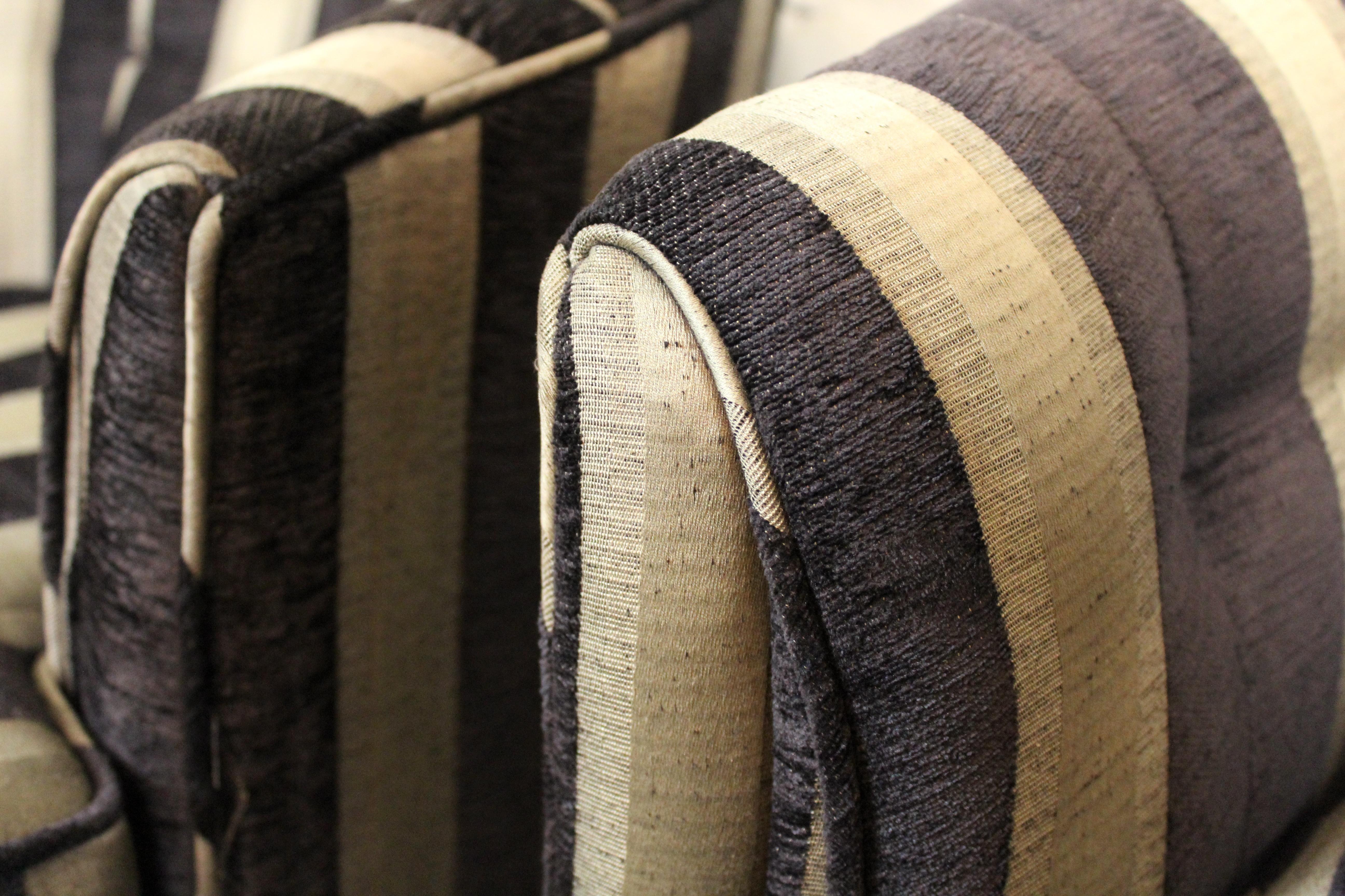 Paire de chaises à baignoire pivotantes de style Milo Baughman en vente 2