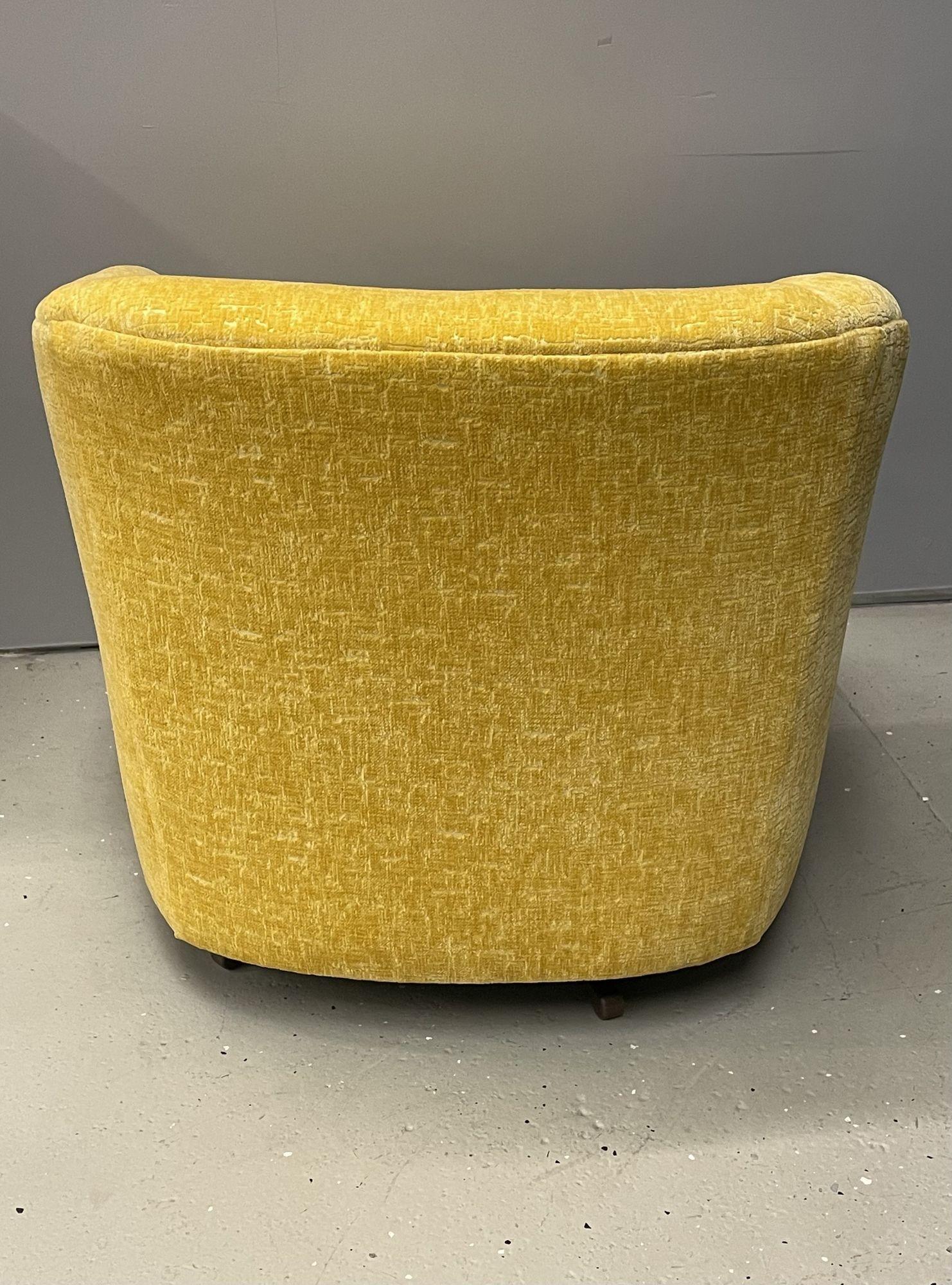 Pair of Milo Baughman Style Swivel / Tub Chairs, New Yellow Textured Upholstery In Good Condition In Stamford, CT