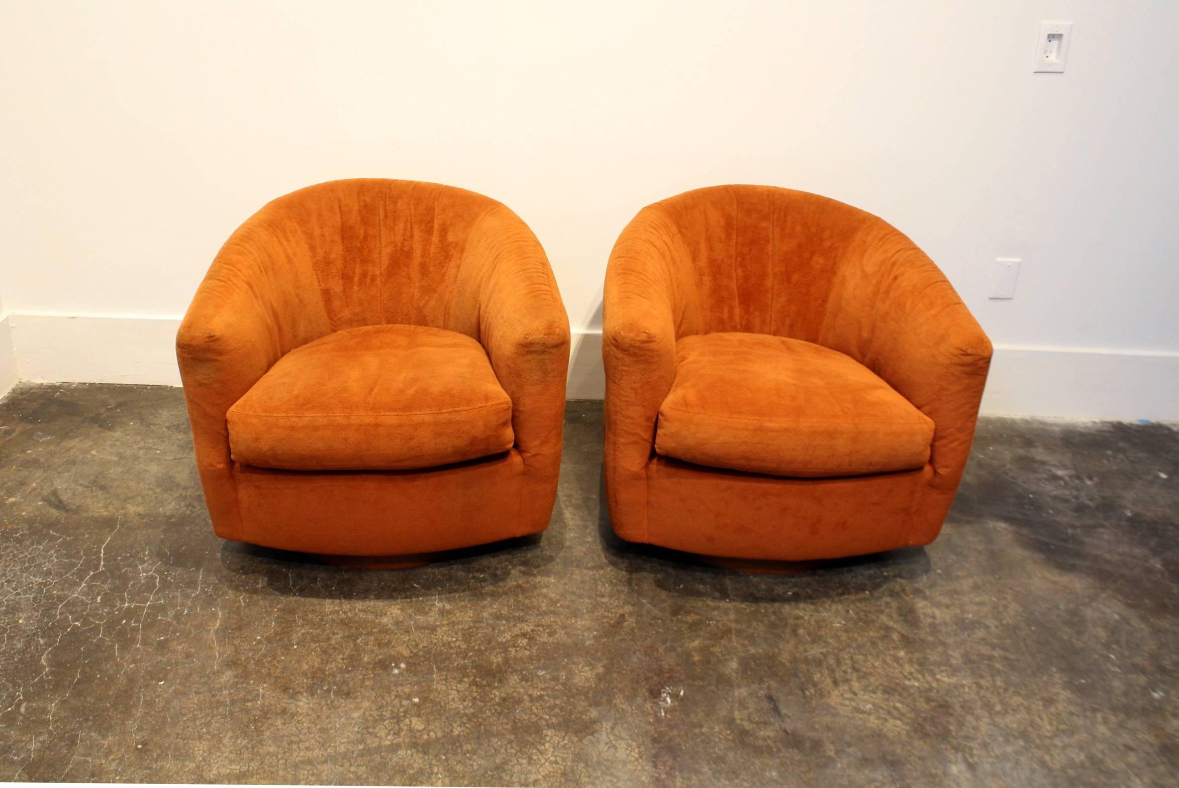 Mid-Century Modern Pair of Milo Baughman Swivel and Tilt Tub Chairs For Sale