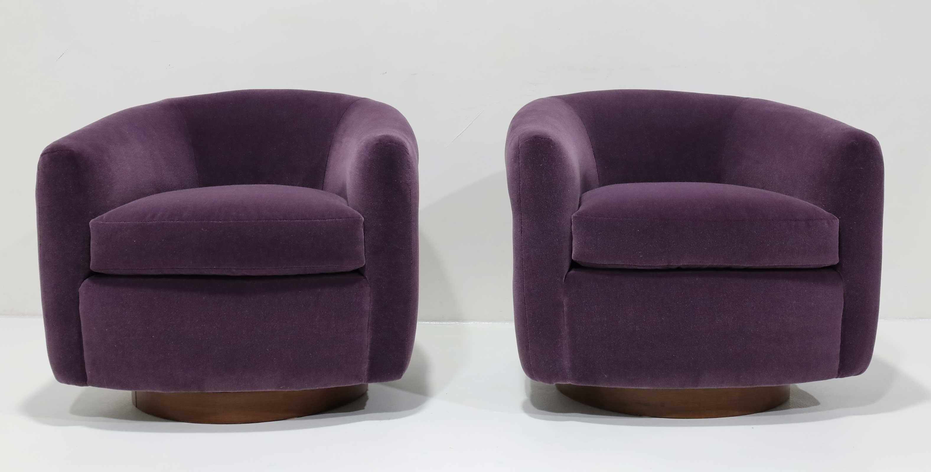 Upholstery Pair of Milo Baughman Swivel Chairs in Maharam Mohair