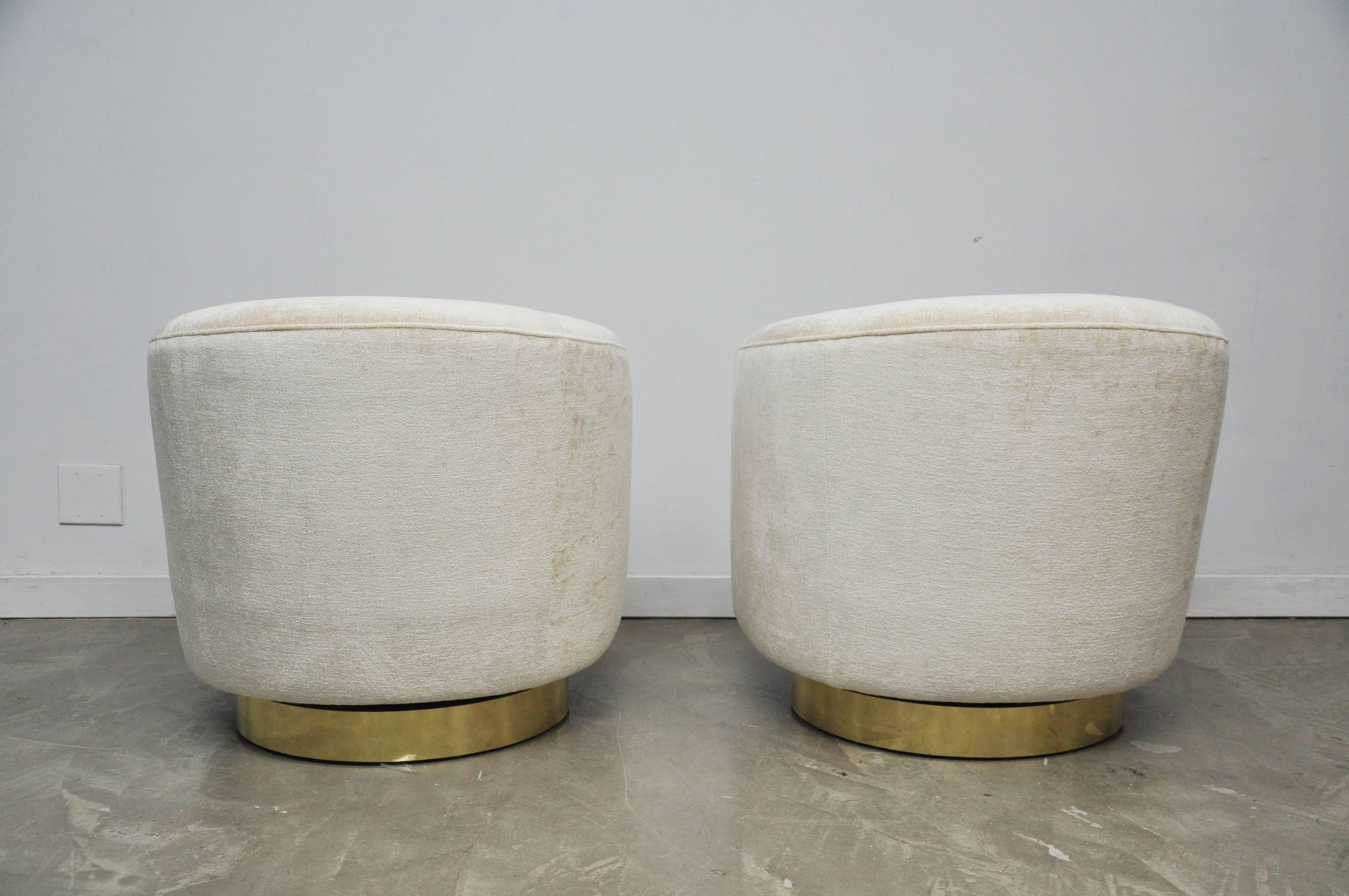 Pair of Milo Baughman Swivel Chairs on Brass Bases 3