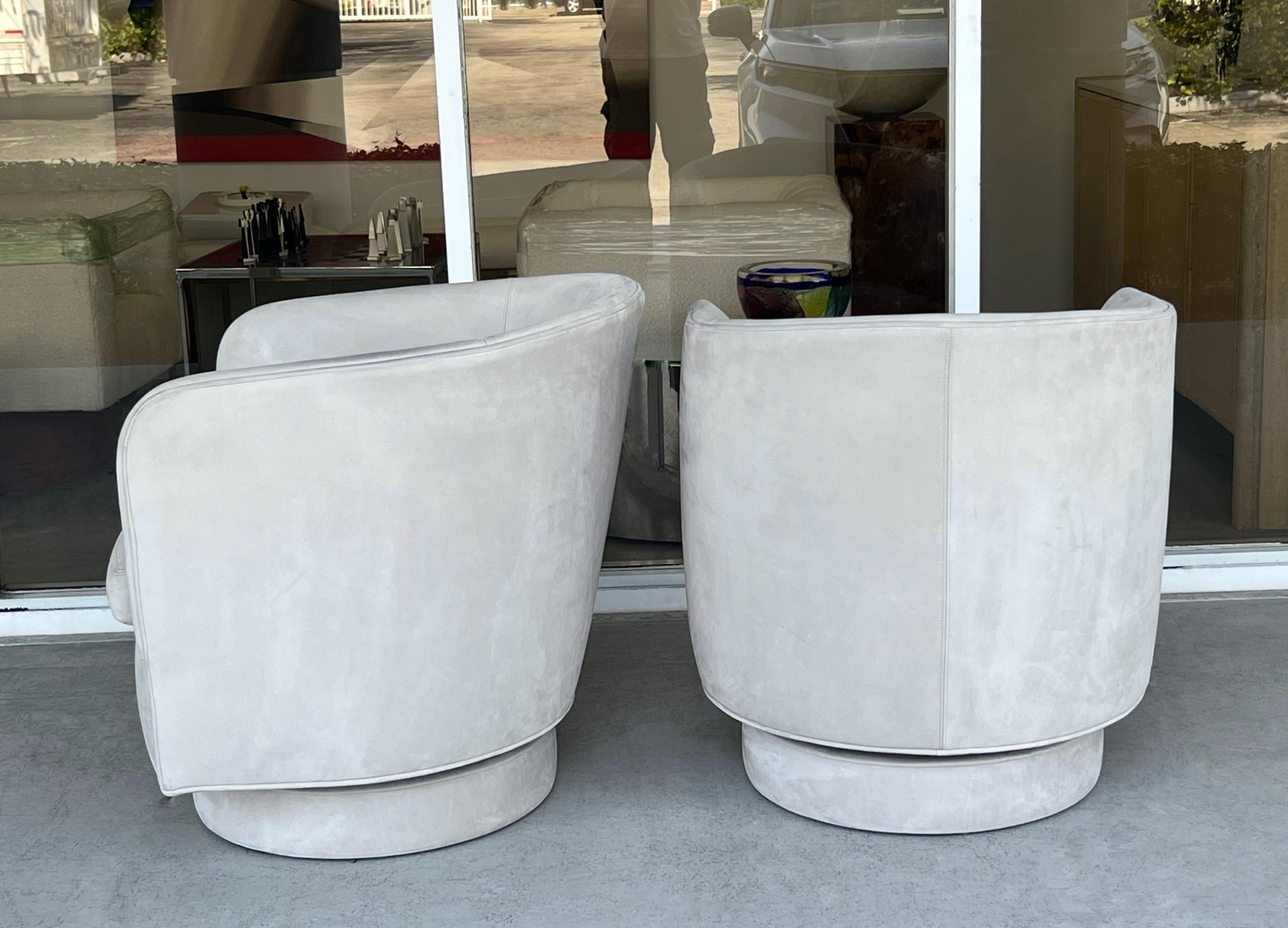 Pair of Milo Baughman  Swivel Chairs Thayer Coggin  Nubuck Leather For Sale 3