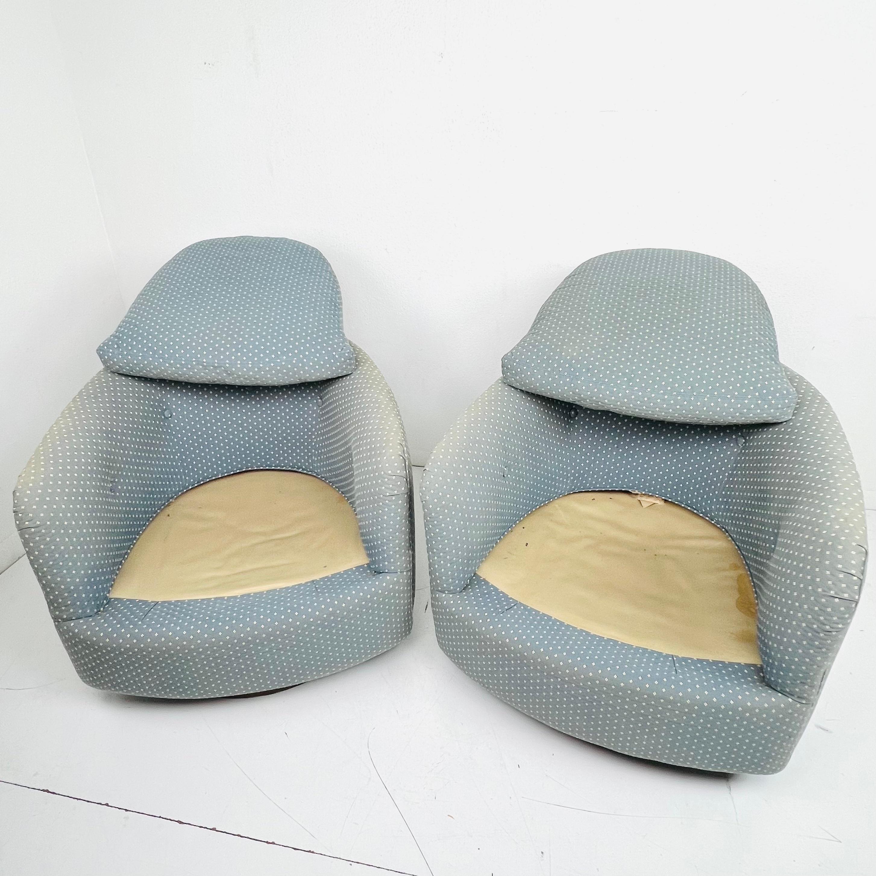 Pair of Milo Baughman Swivel / Tilt Chairs on Walnut Plinth Bases 7