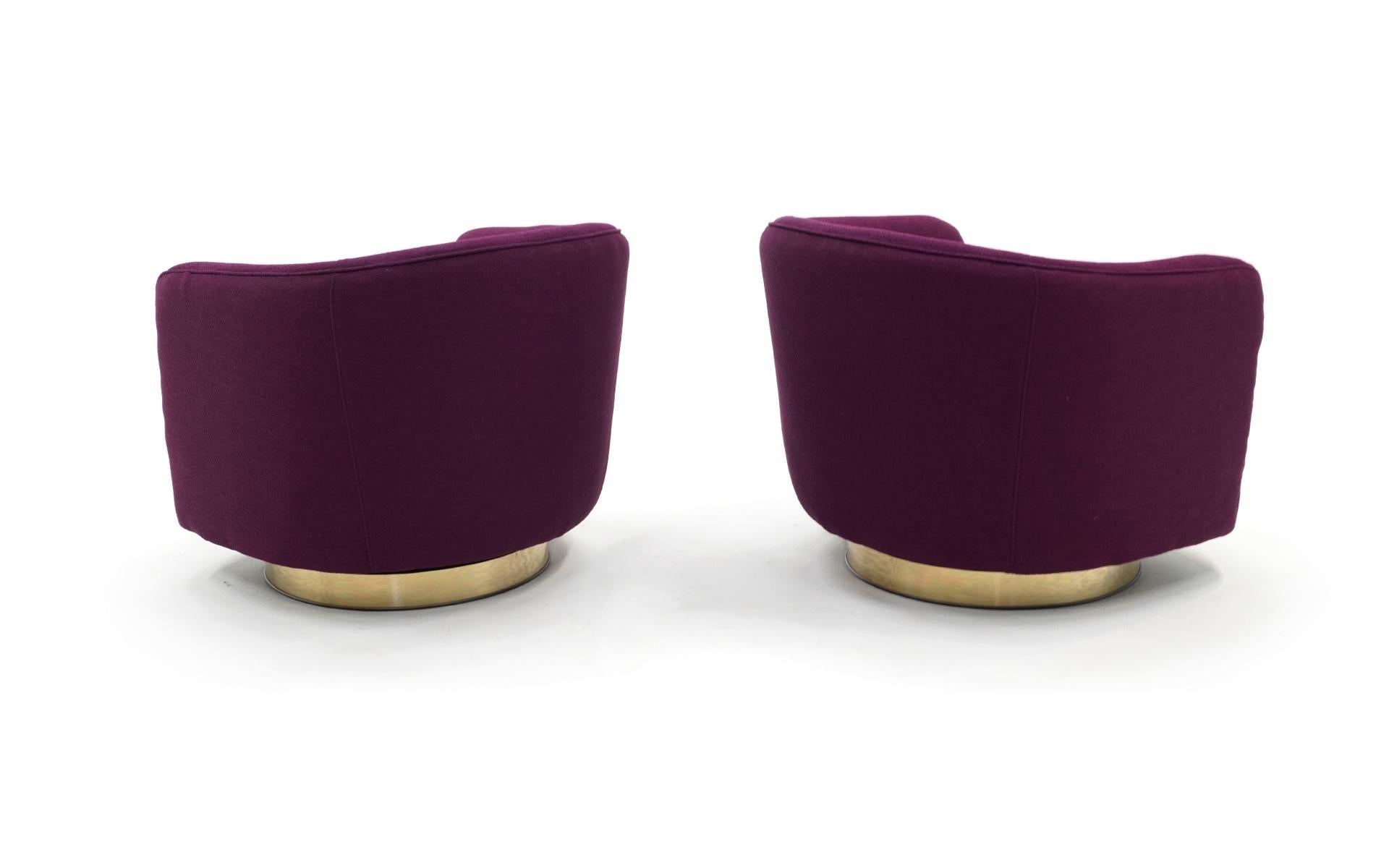 Mid-Century Modern Pair of Milo Baughman Tilt Swivel Club Lounge Chairs, Brass base, Purple Fabric