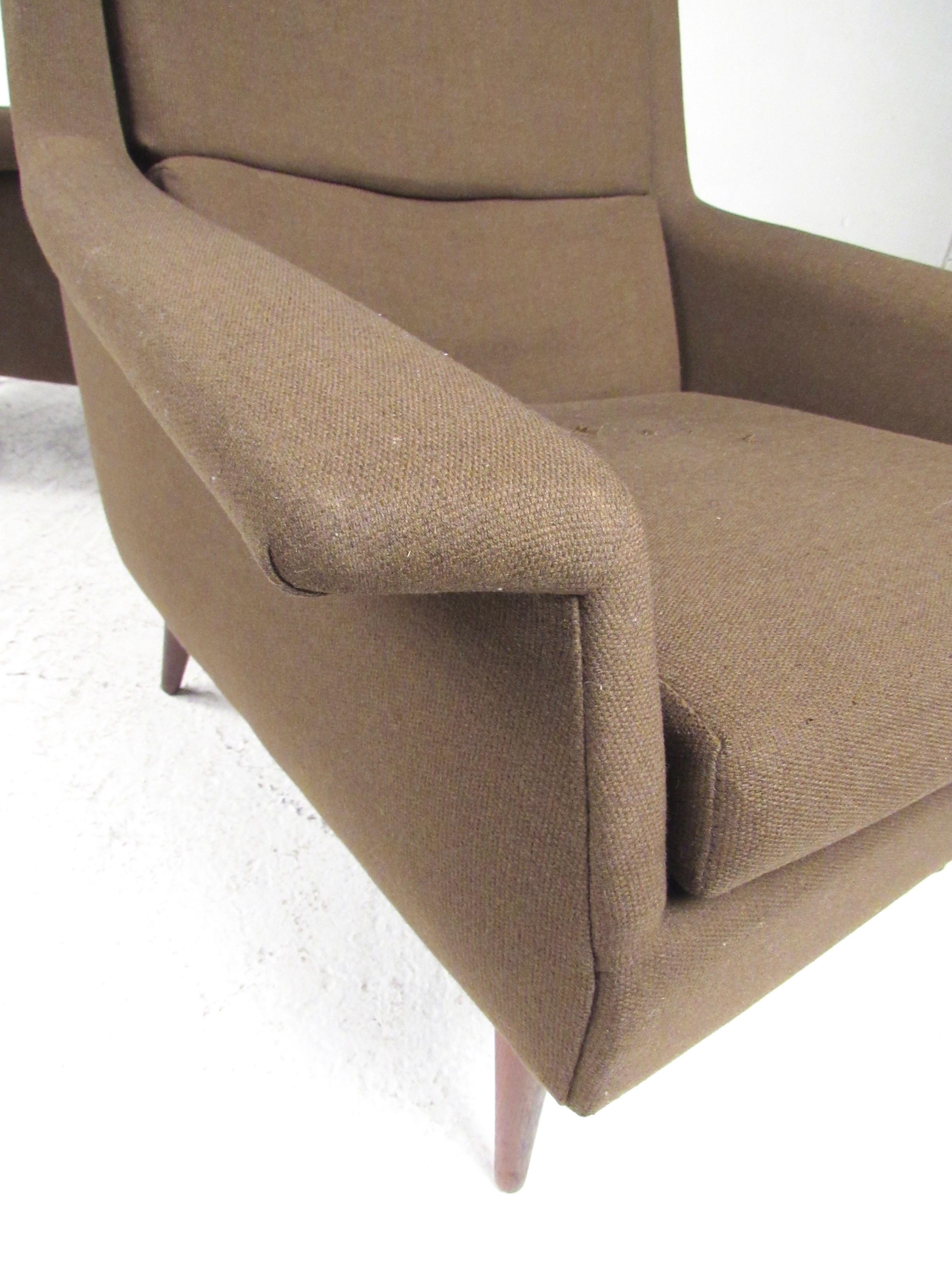 Pair of Milo Baughman Upholstered Lounge Chairs For Sale 9