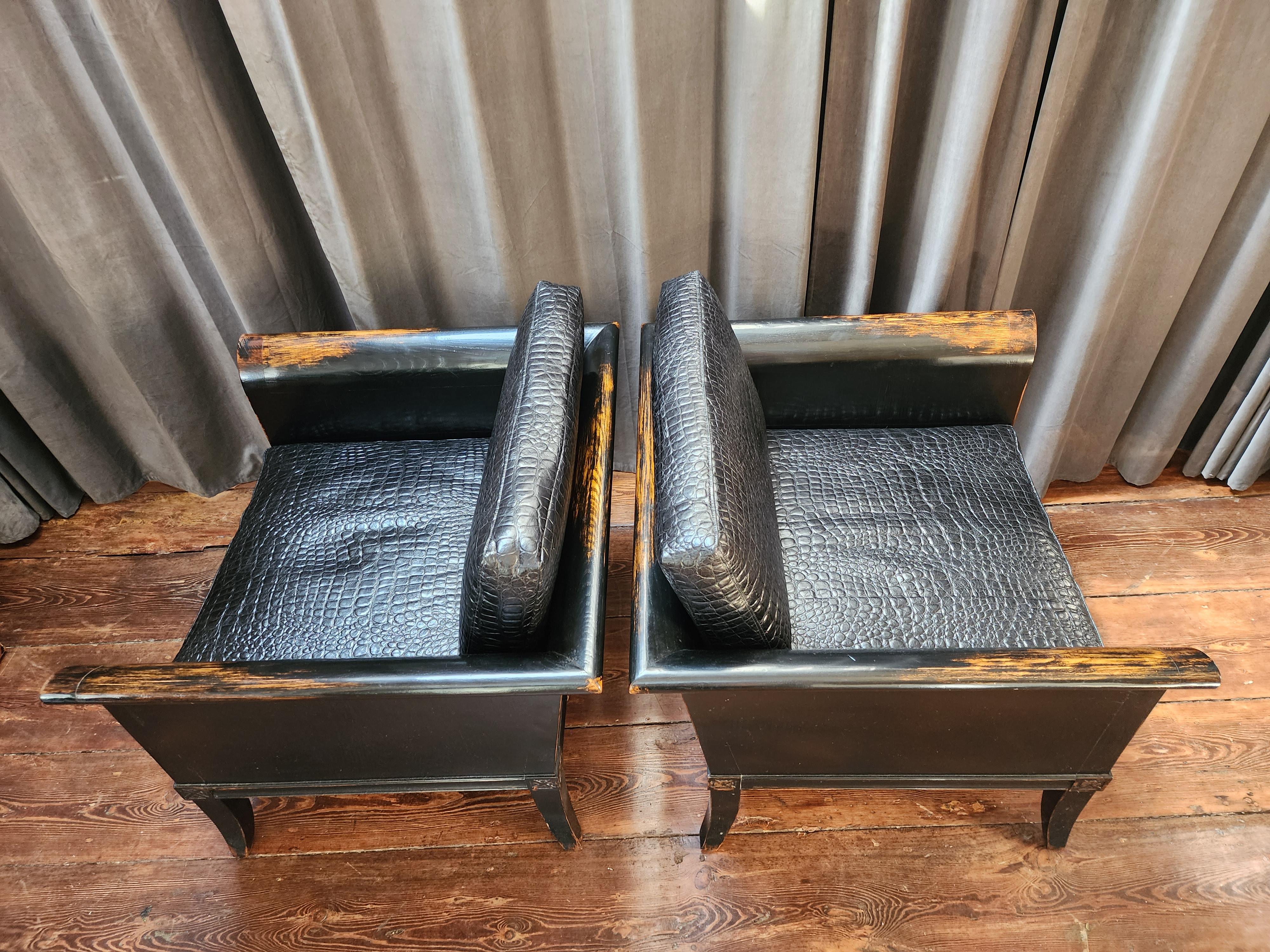 20th Century Pair Of Ming Style Leather Lounge Chairs For Sale