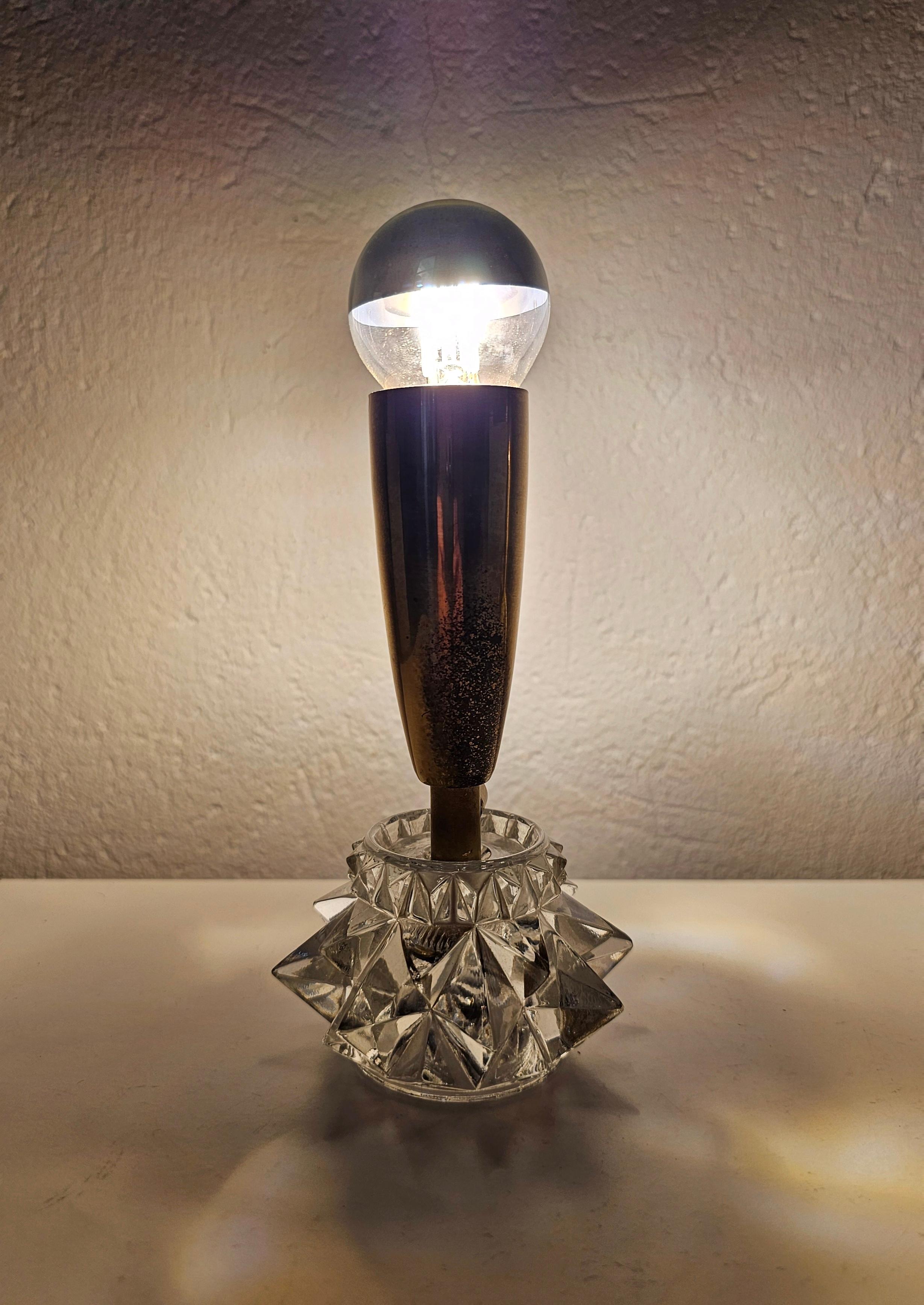 Autrichien Paire de lampes de table miniatures en laiton du milieu du siècle avec base en verre, Autriche, années 1960 en vente