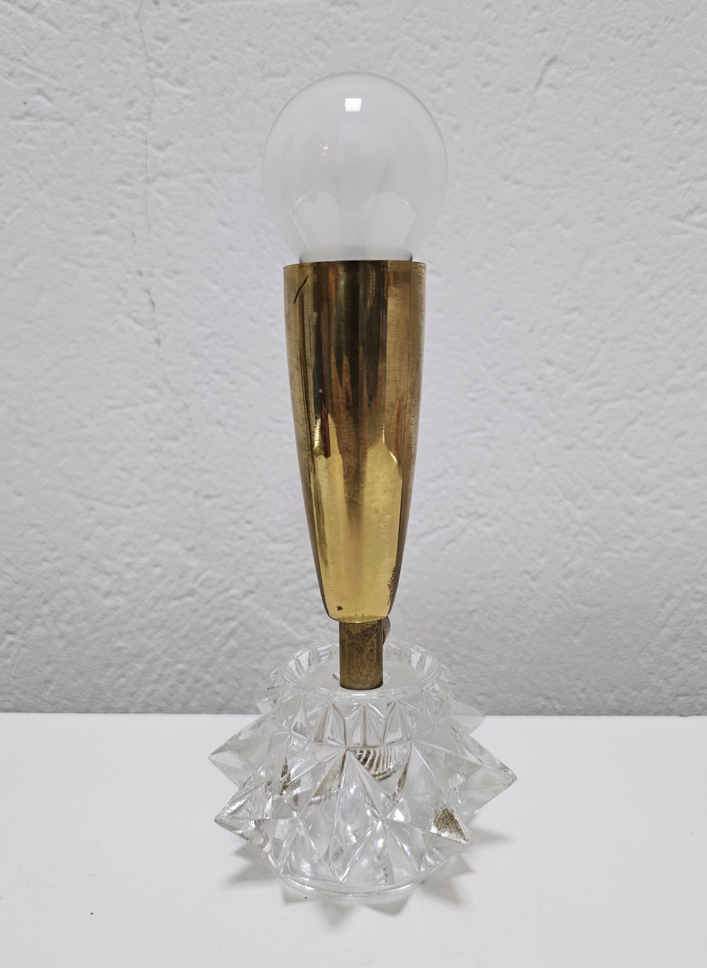 Paire de lampes de table miniatures en laiton du milieu du siècle avec base en verre, Autriche, années 1960 en vente 1