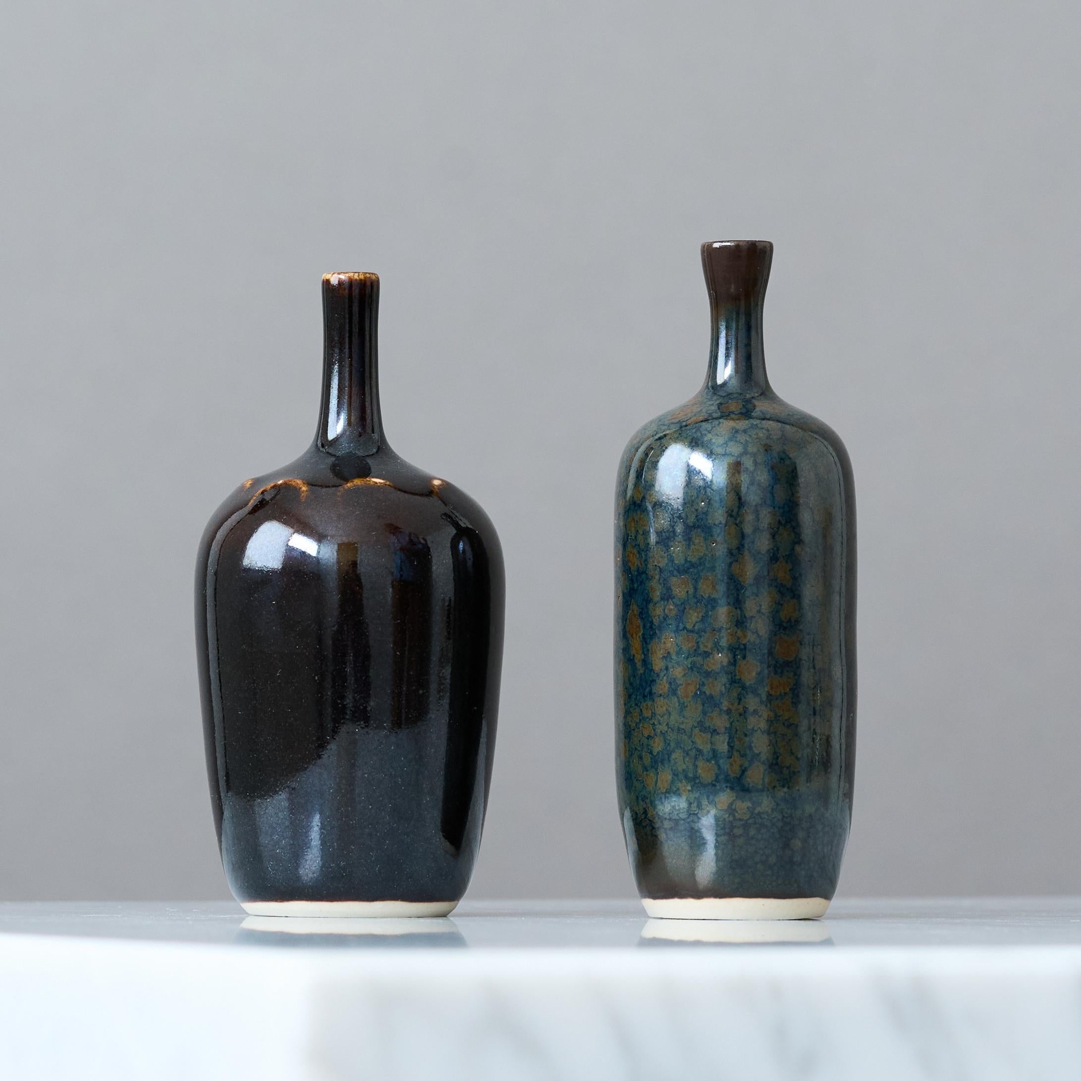 Pair of Miniature Stoneware Vases by Swedish Ceramist Rolf Palm, 1970s In Good Condition For Sale In Malmö, SE