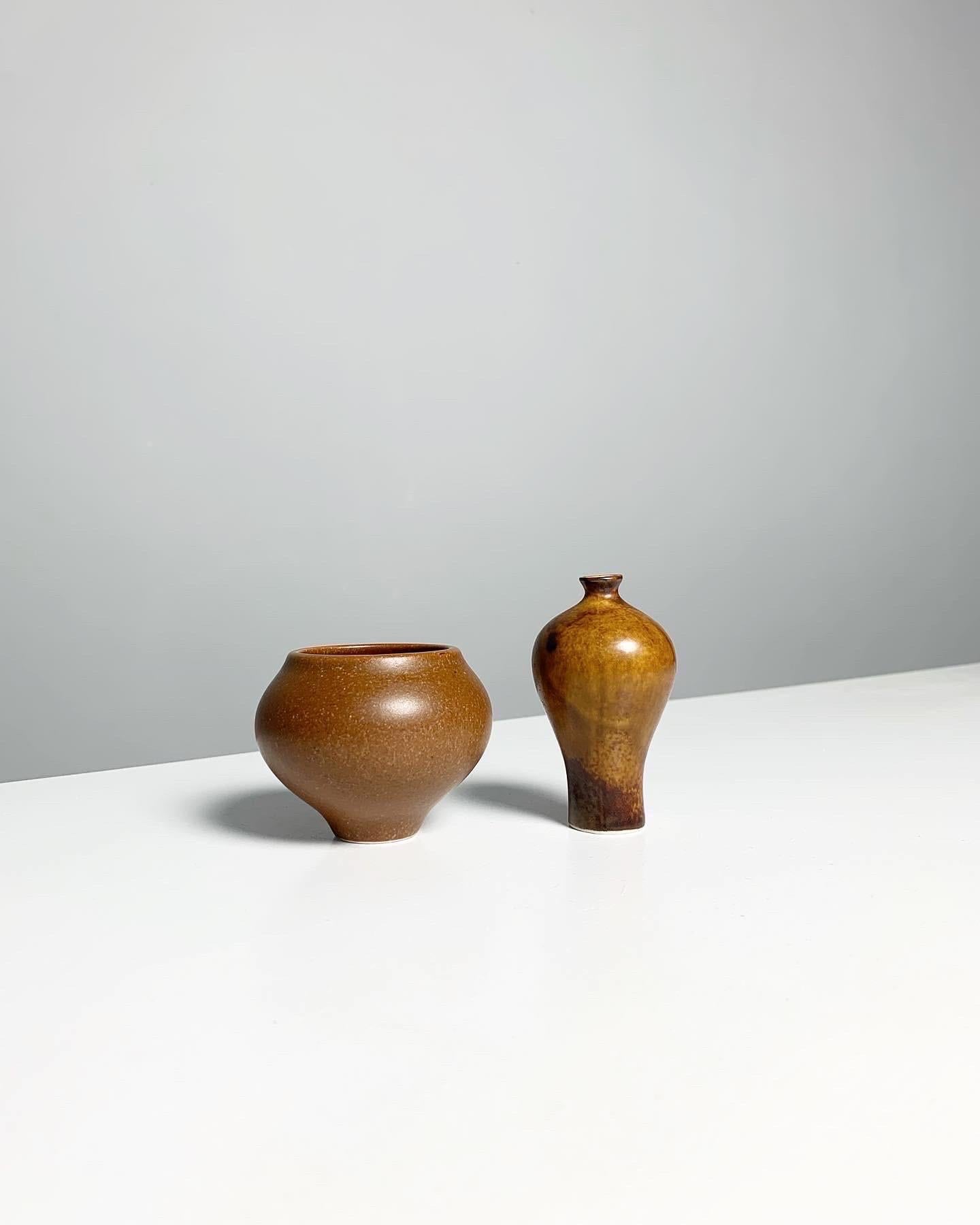 Annikki Hovisaari miniature vases in brown glazed stoneware, hand-crafted for Arabia in Finland, 1960s

Height: 7.5 cm
Diameter: 4 cm

Miniature vase in brown even glazed stoneware, hand-crafted for Arabia in Finland, 1960s

Height: 6