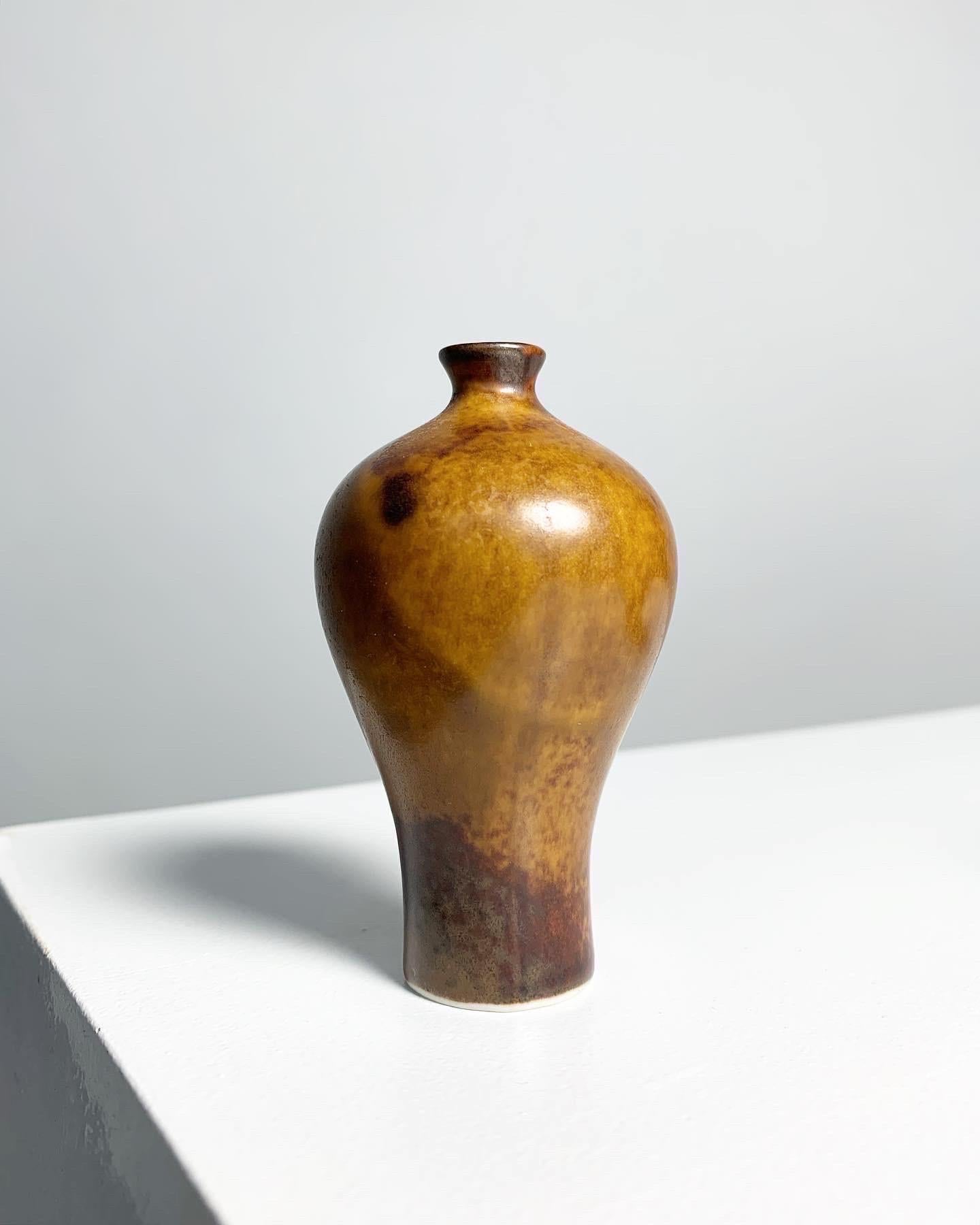 Hand-Crafted Pair of Miniature Vases Annikki Hovisaari for Arabia Finland 1960s Stoneware